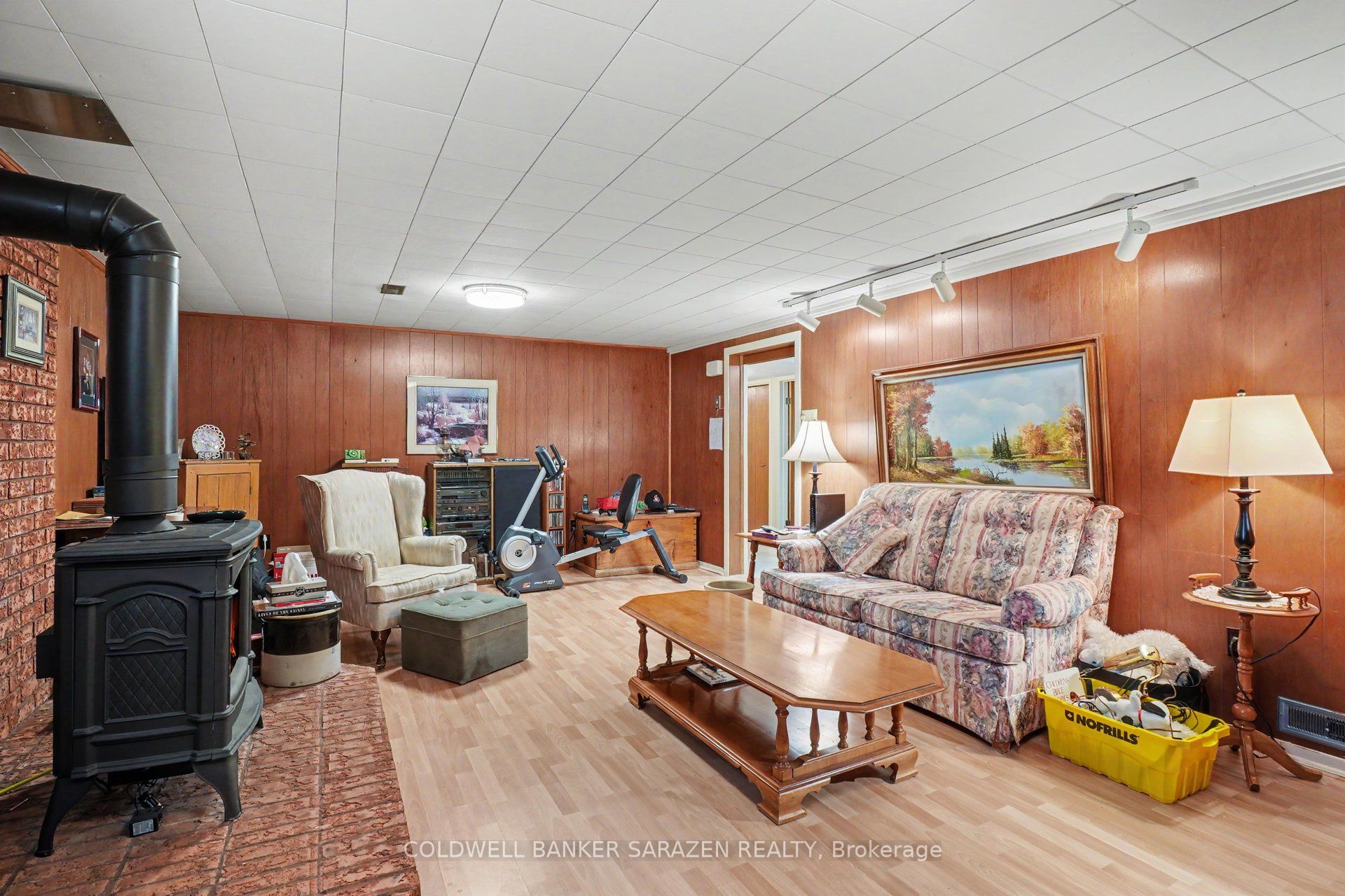 205 Airth Boulevard W Property Photo 18