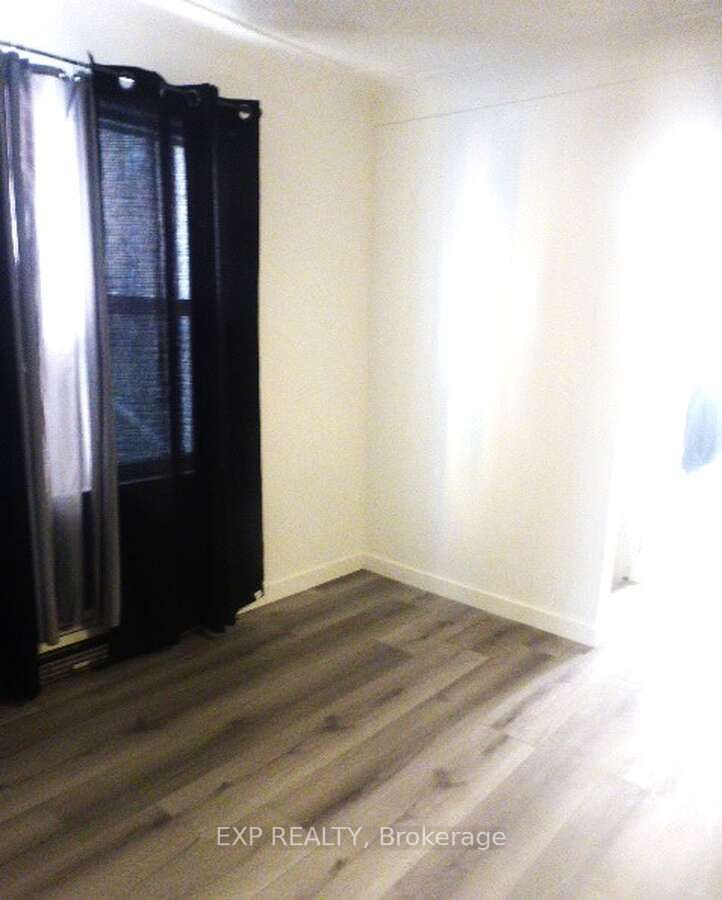 577 King Street Property Photo 6