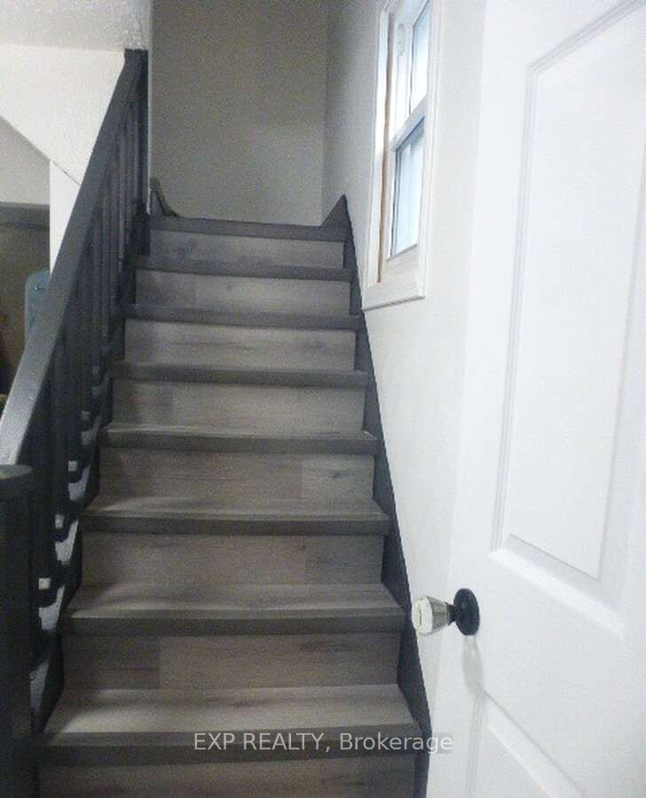 577 King Street Property Photo 10
