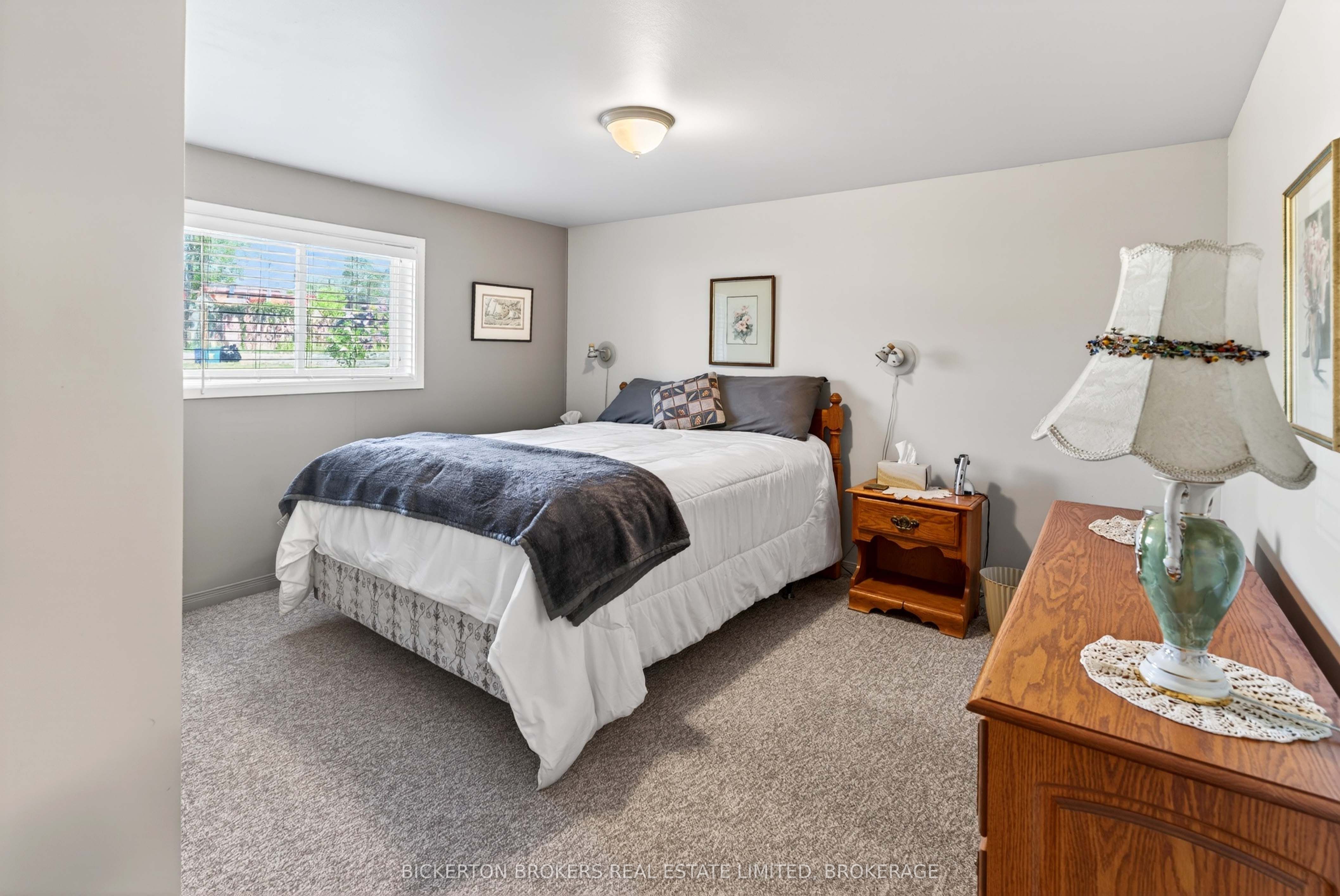 525 Pine Street E Property Photo 8