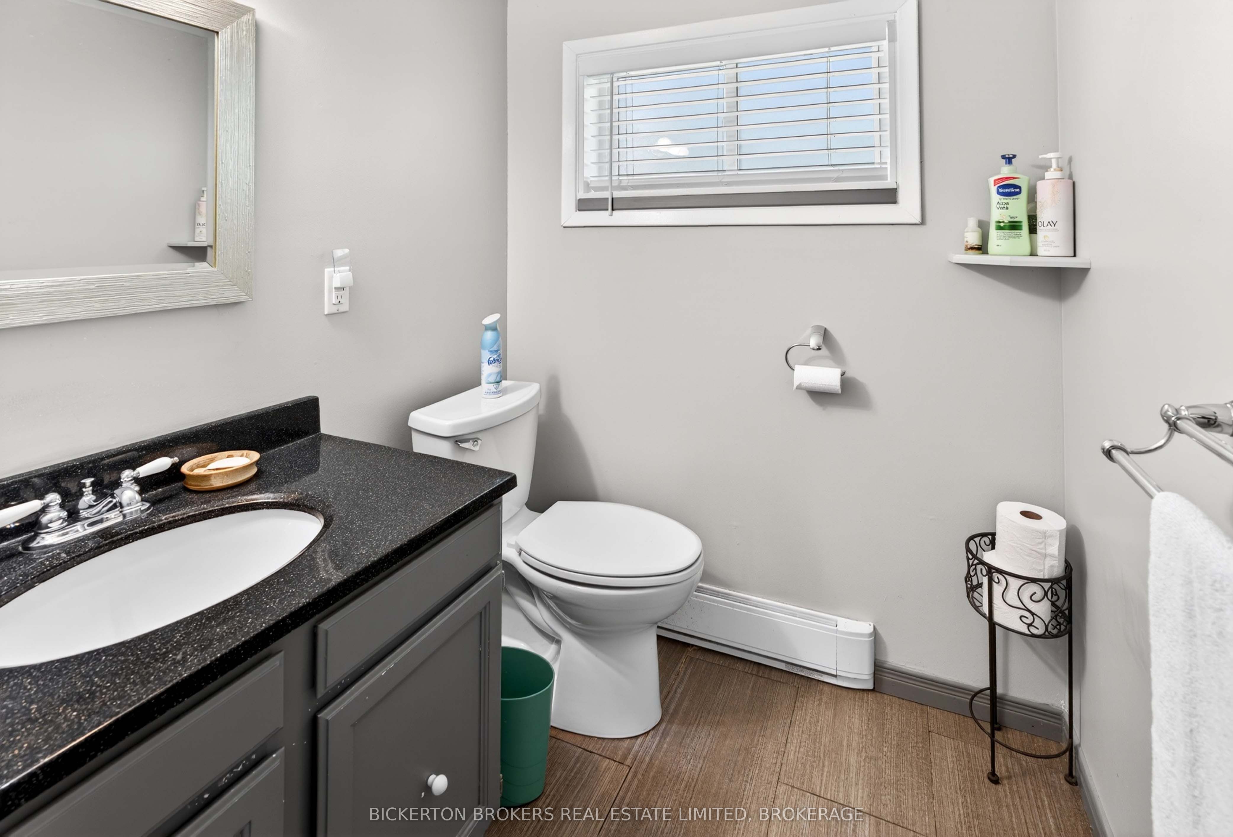525 Pine Street E Property Photo 10