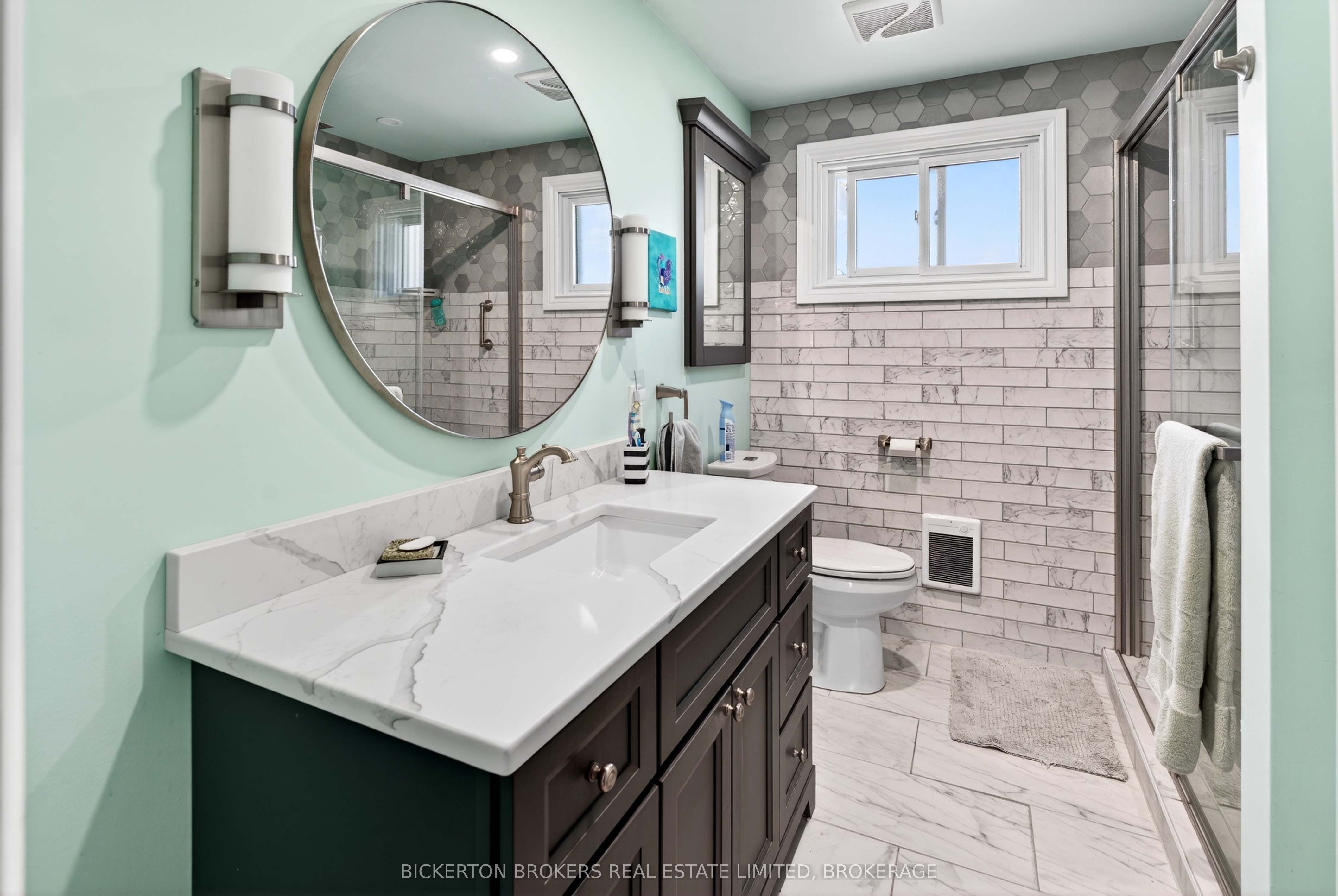 525 Pine Street E Property Photo 13