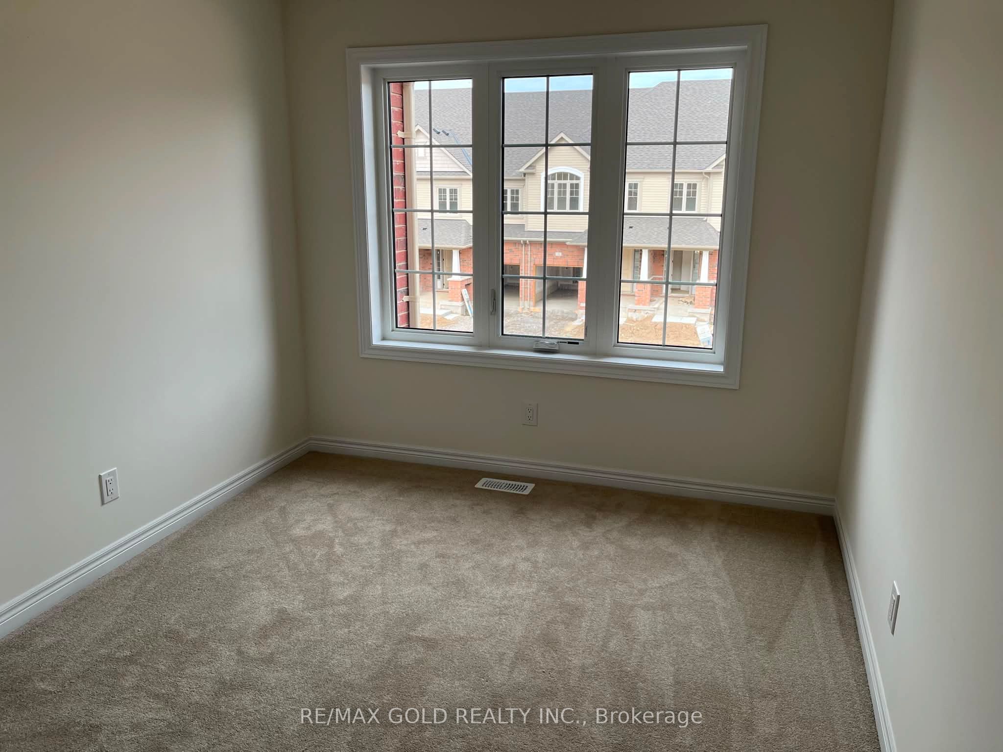 90 Grassbourne Avenue Property Photo 10
