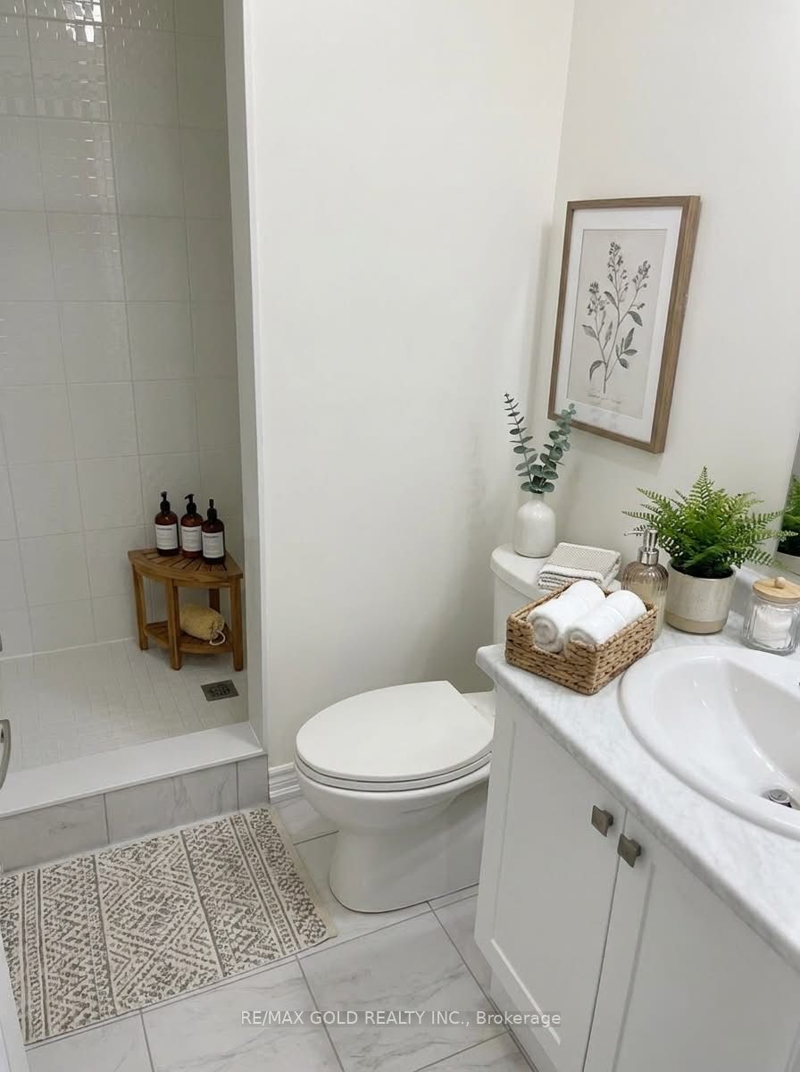 90 Grassbourne Avenue Property Photo 12