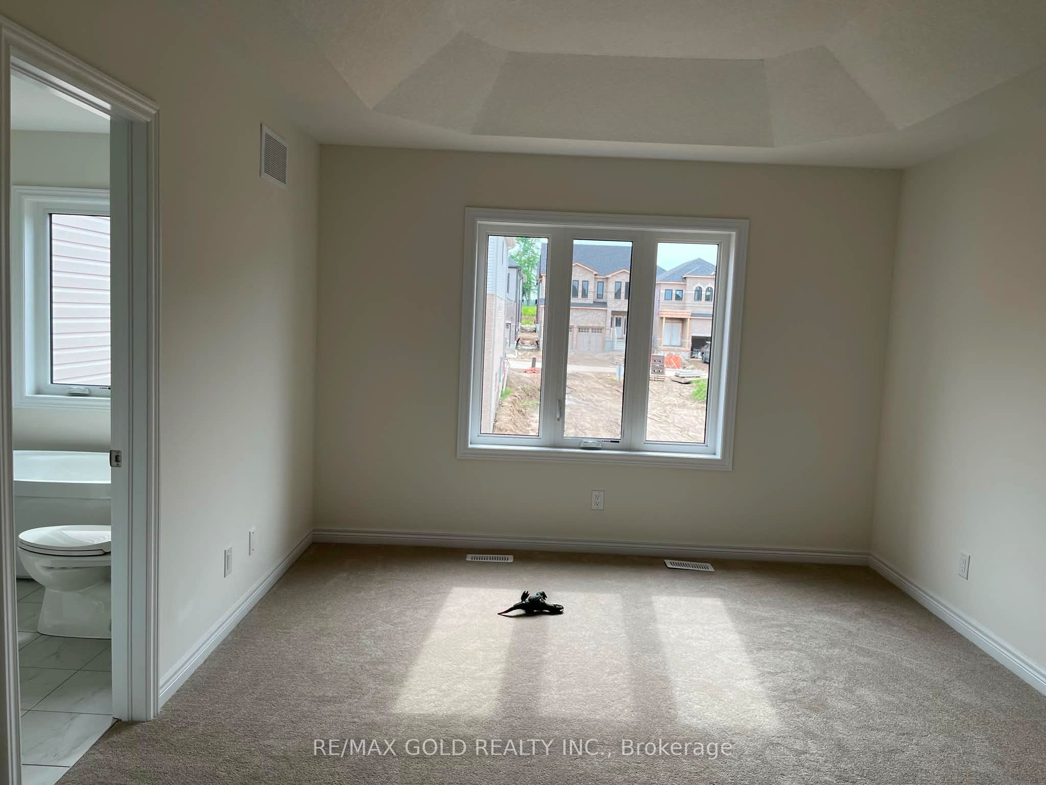 90 Grassbourne Avenue Property Photo 16