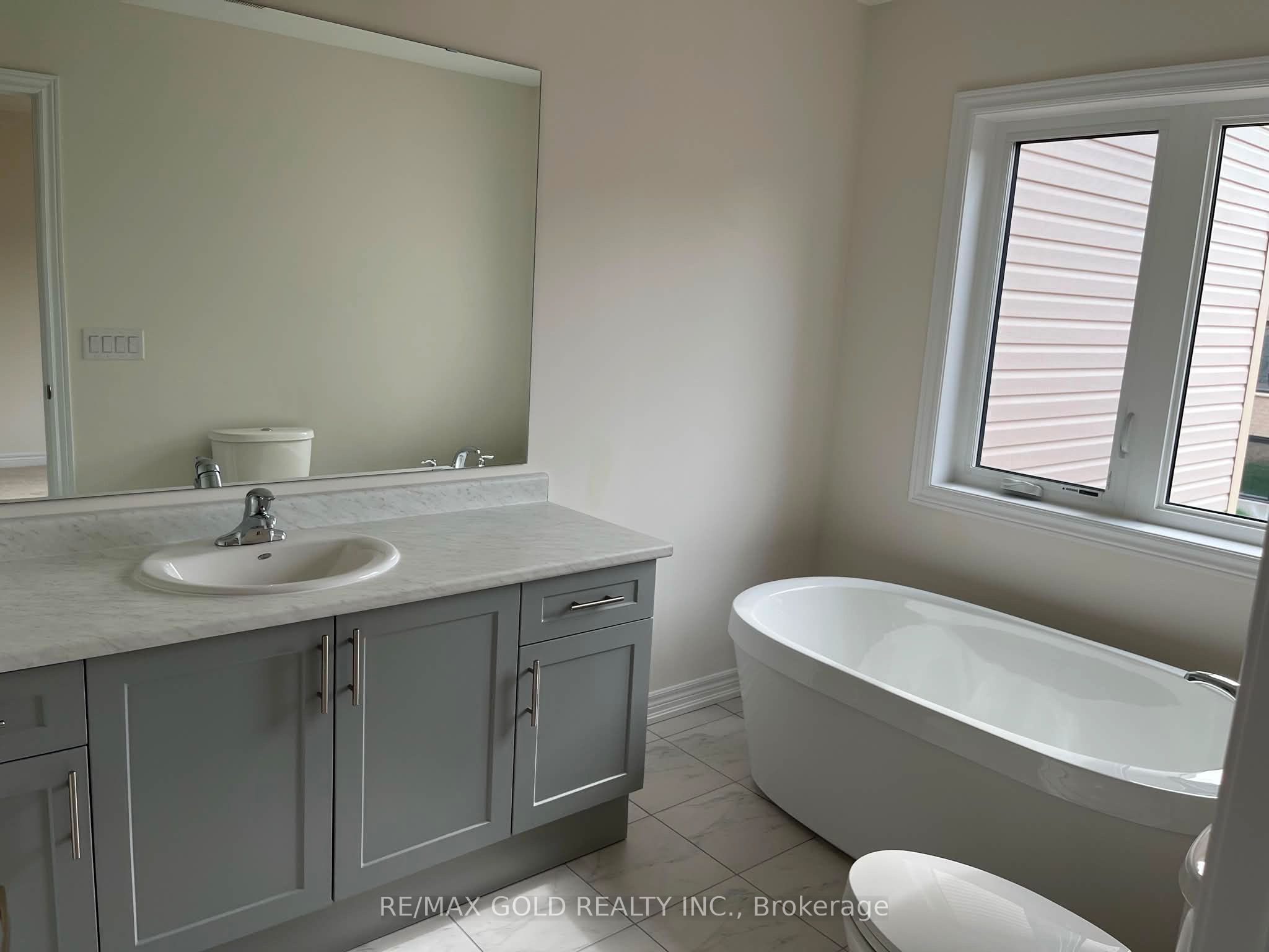 90 Grassbourne Avenue Property Photo 18