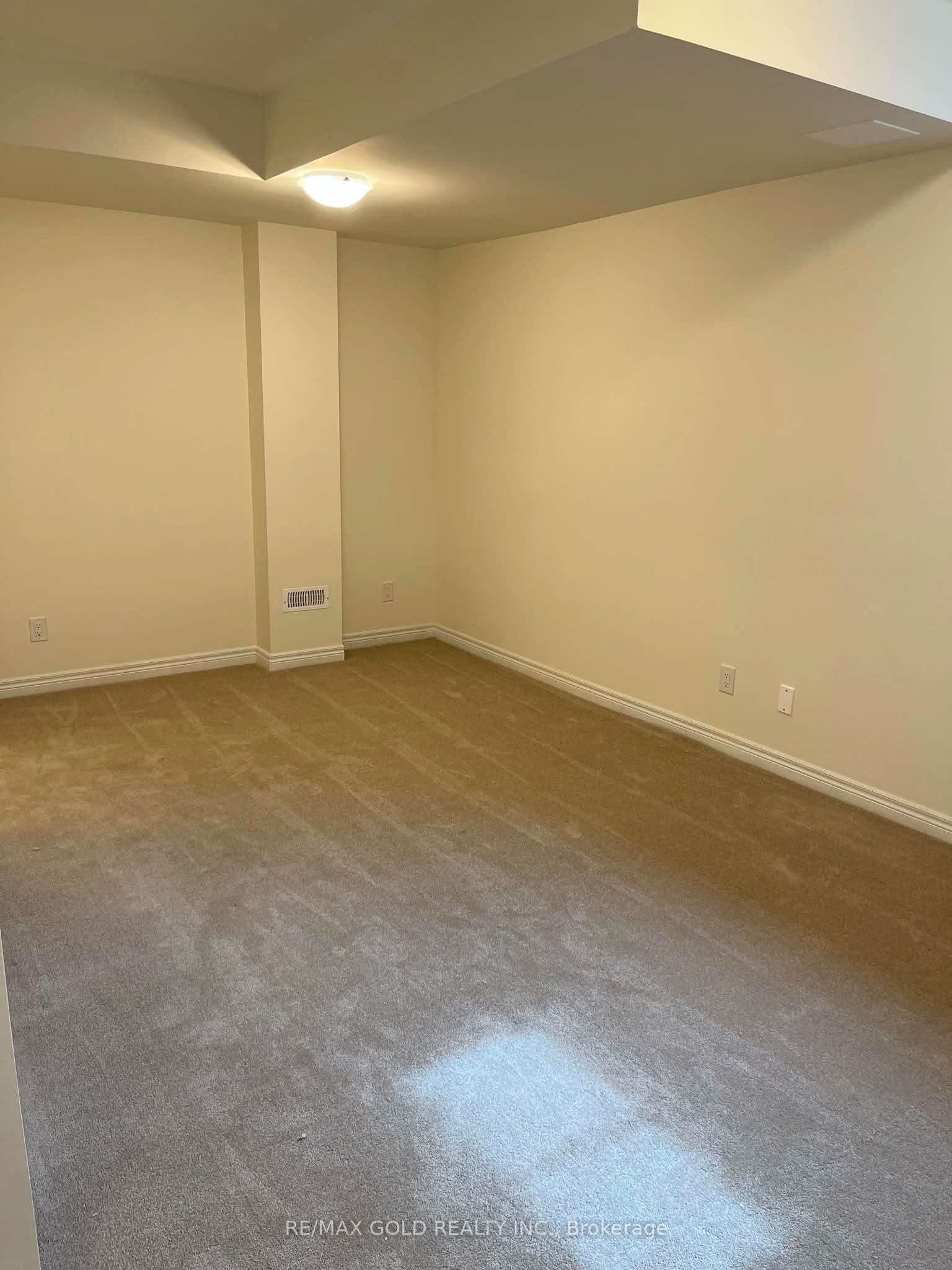 90 Grassbourne Avenue Property Photo 19