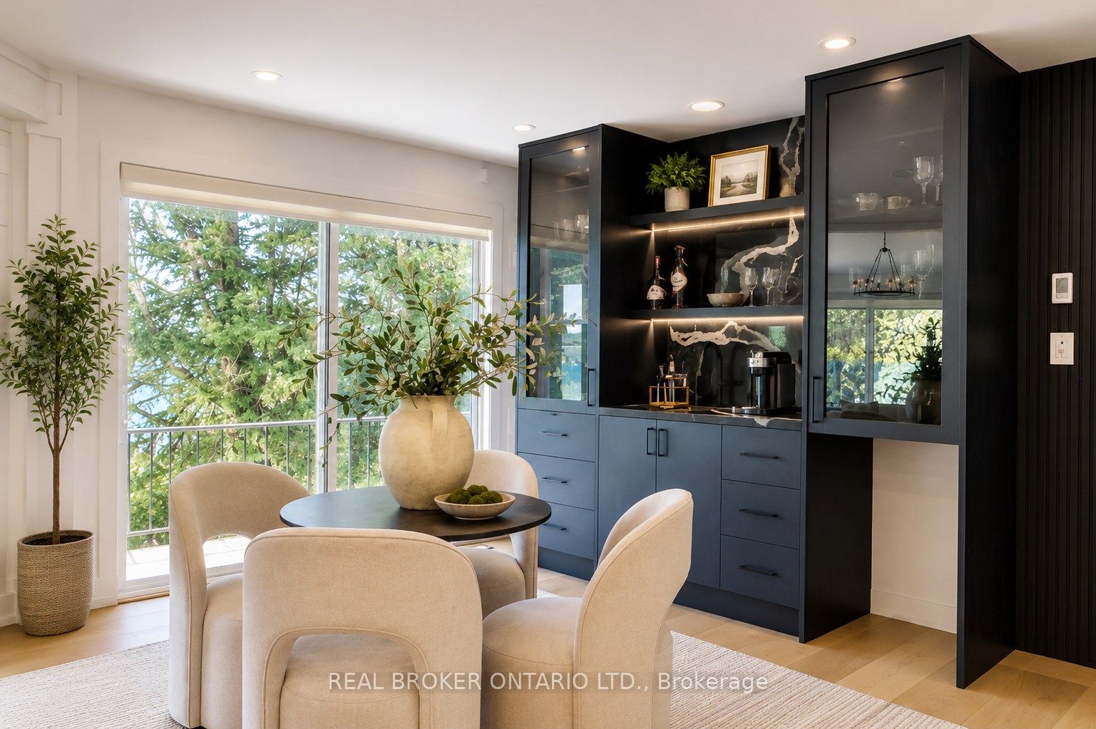 285 Balmy Beach Road Property Photo 9