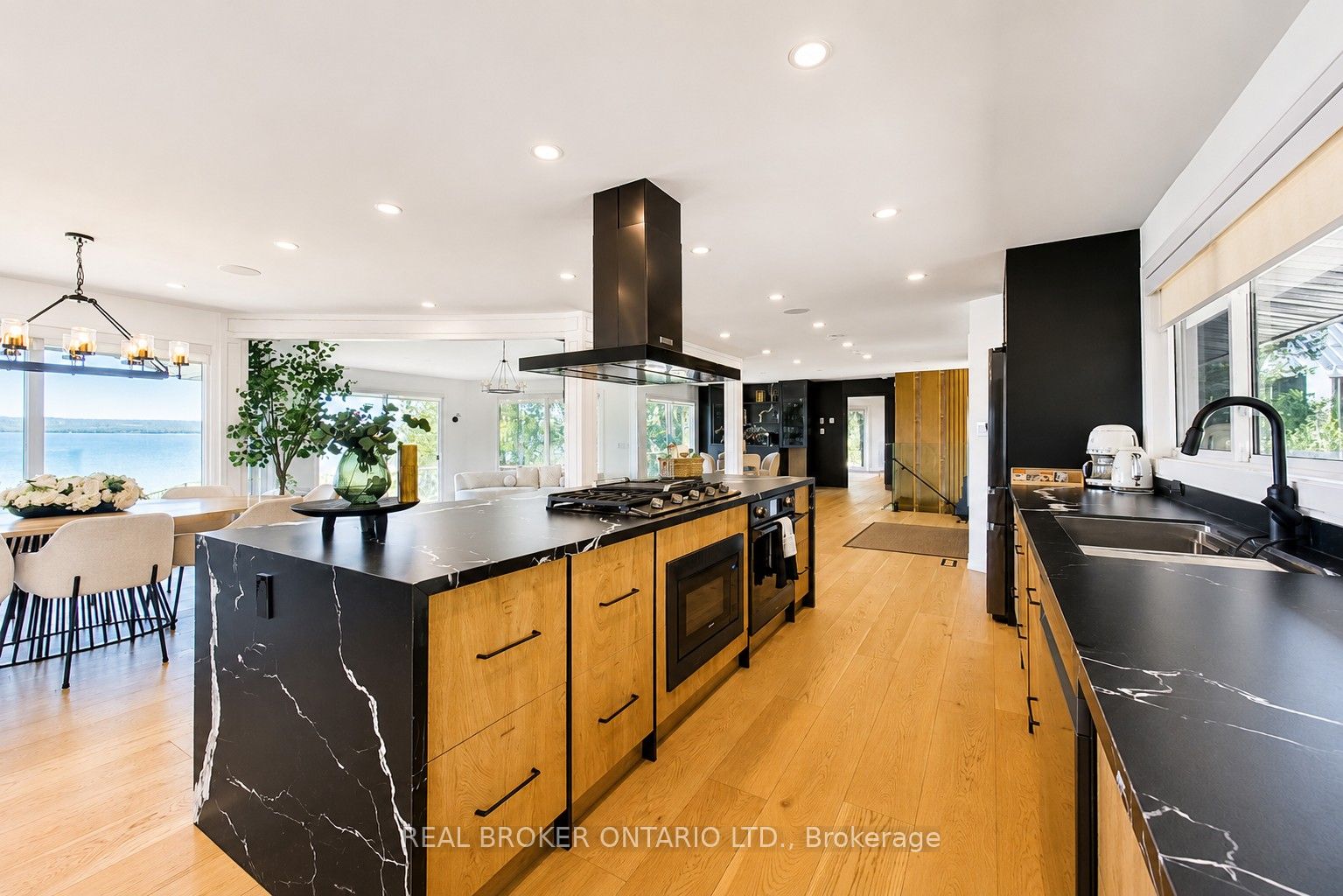 285 Balmy Beach Road Property Photo 13