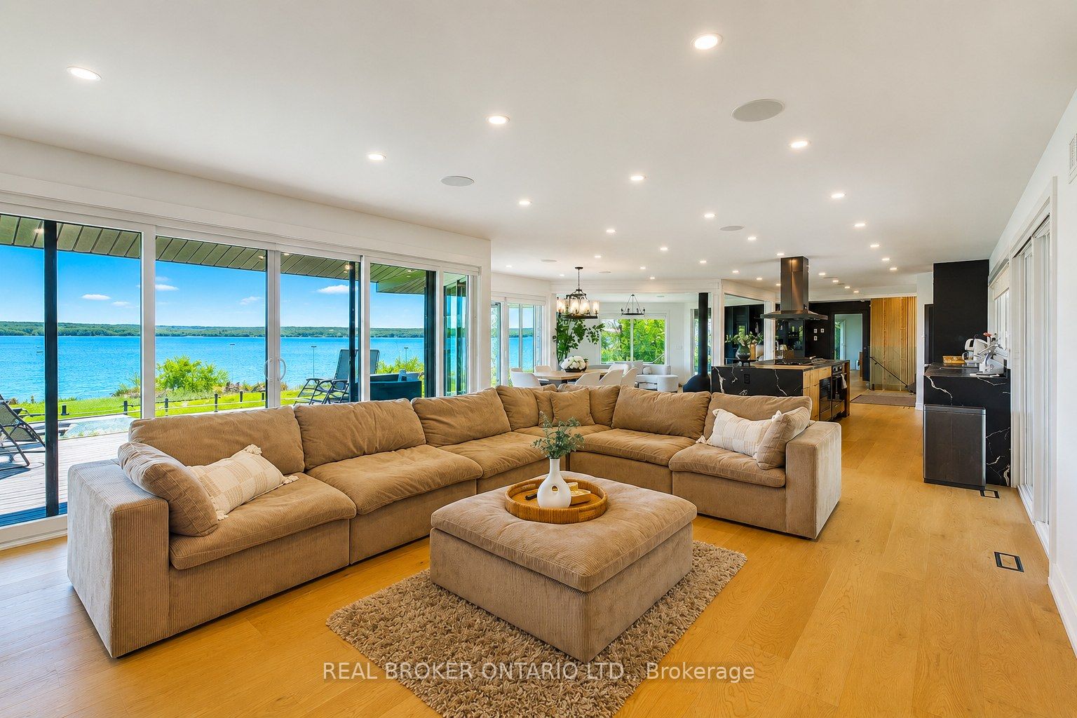 285 Balmy Beach Road Property Photo 15