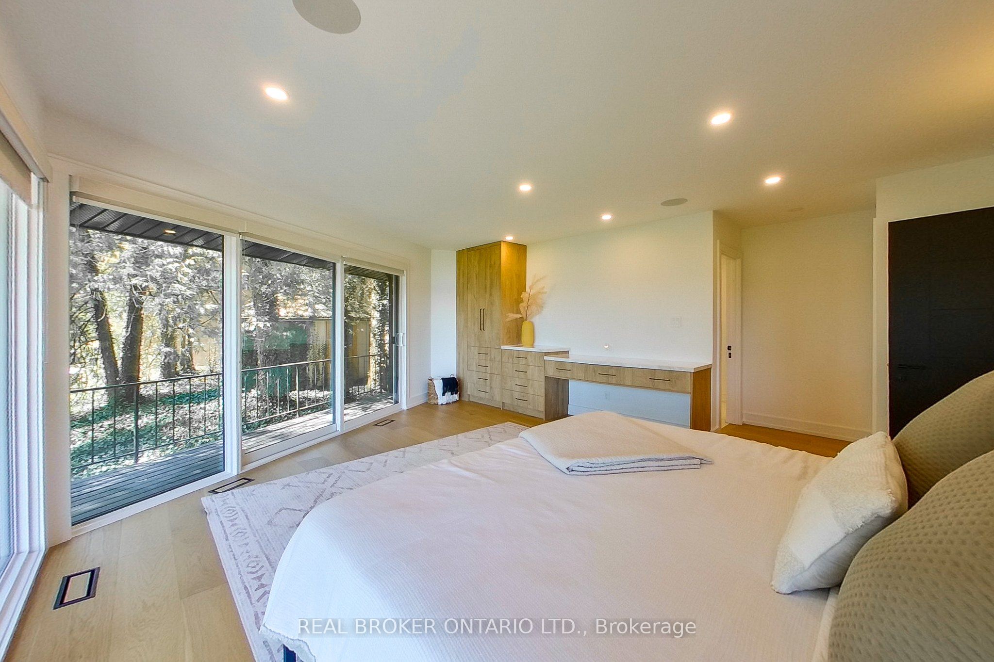 285 Balmy Beach Road Property Photo 17