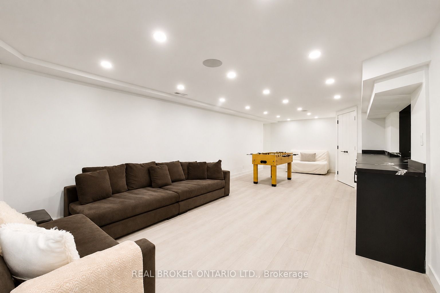 285 Balmy Beach Road Property Photo 23