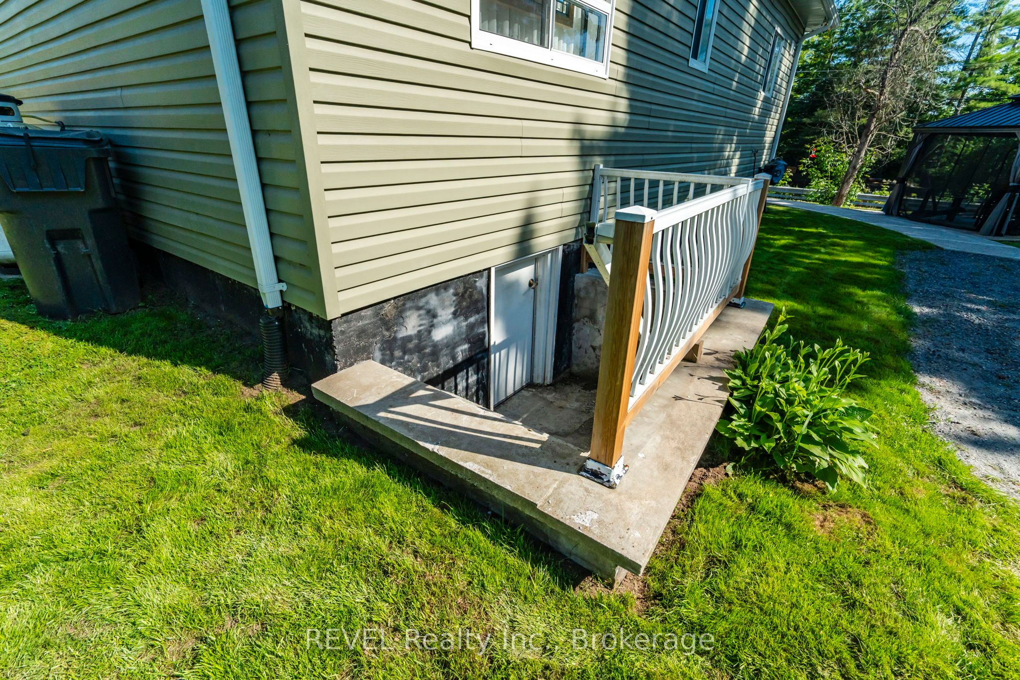 1006 River Street Property Photo 33