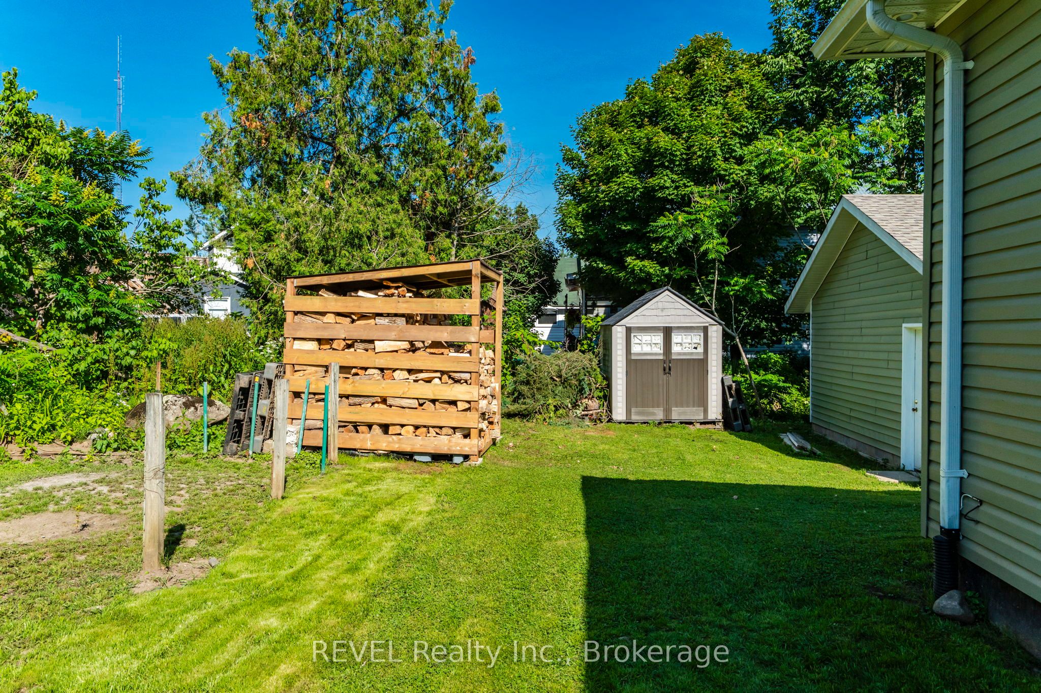 1006 River Street Property Photo 34