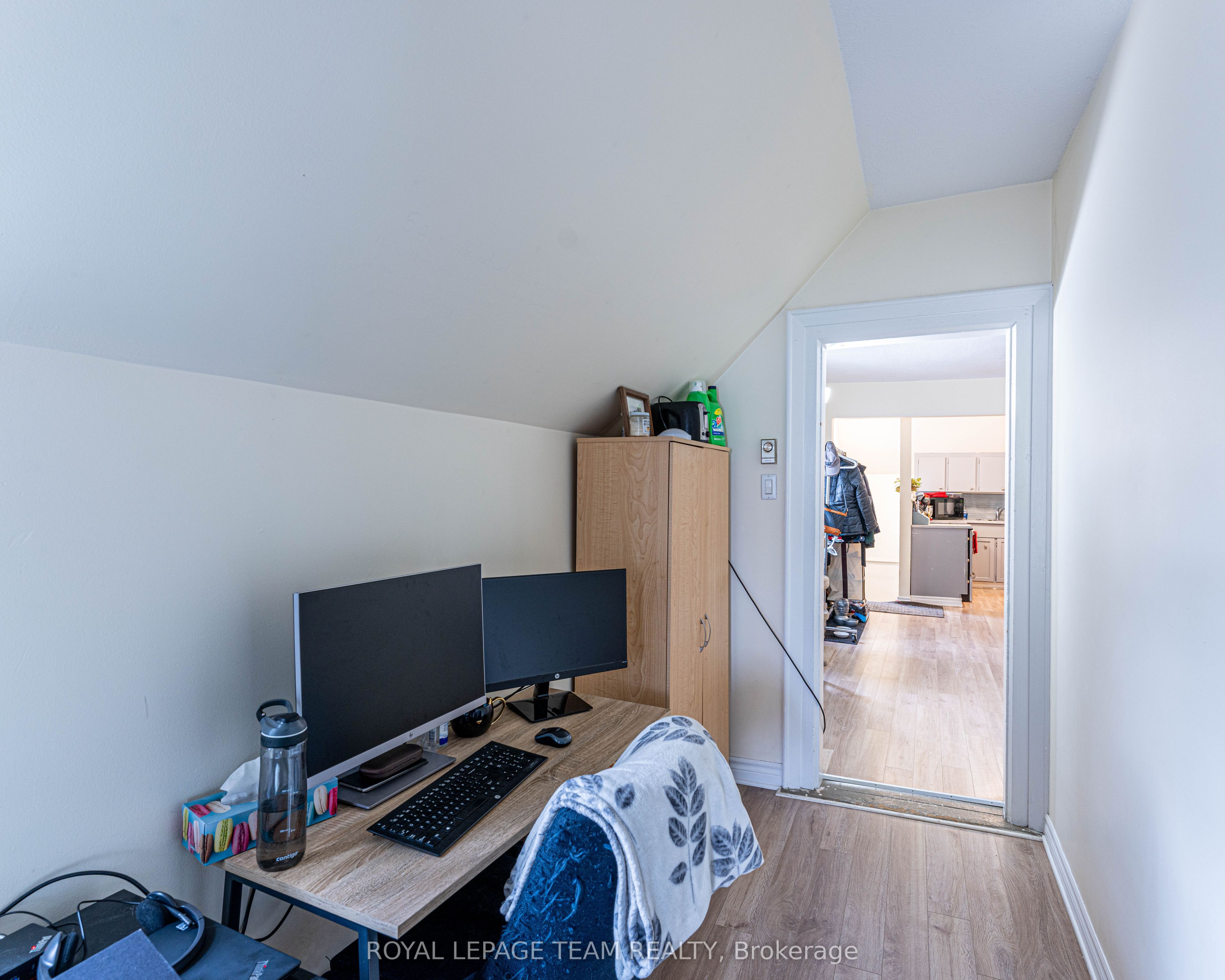 6607-6613 Fourth Line Road Property Photo 8