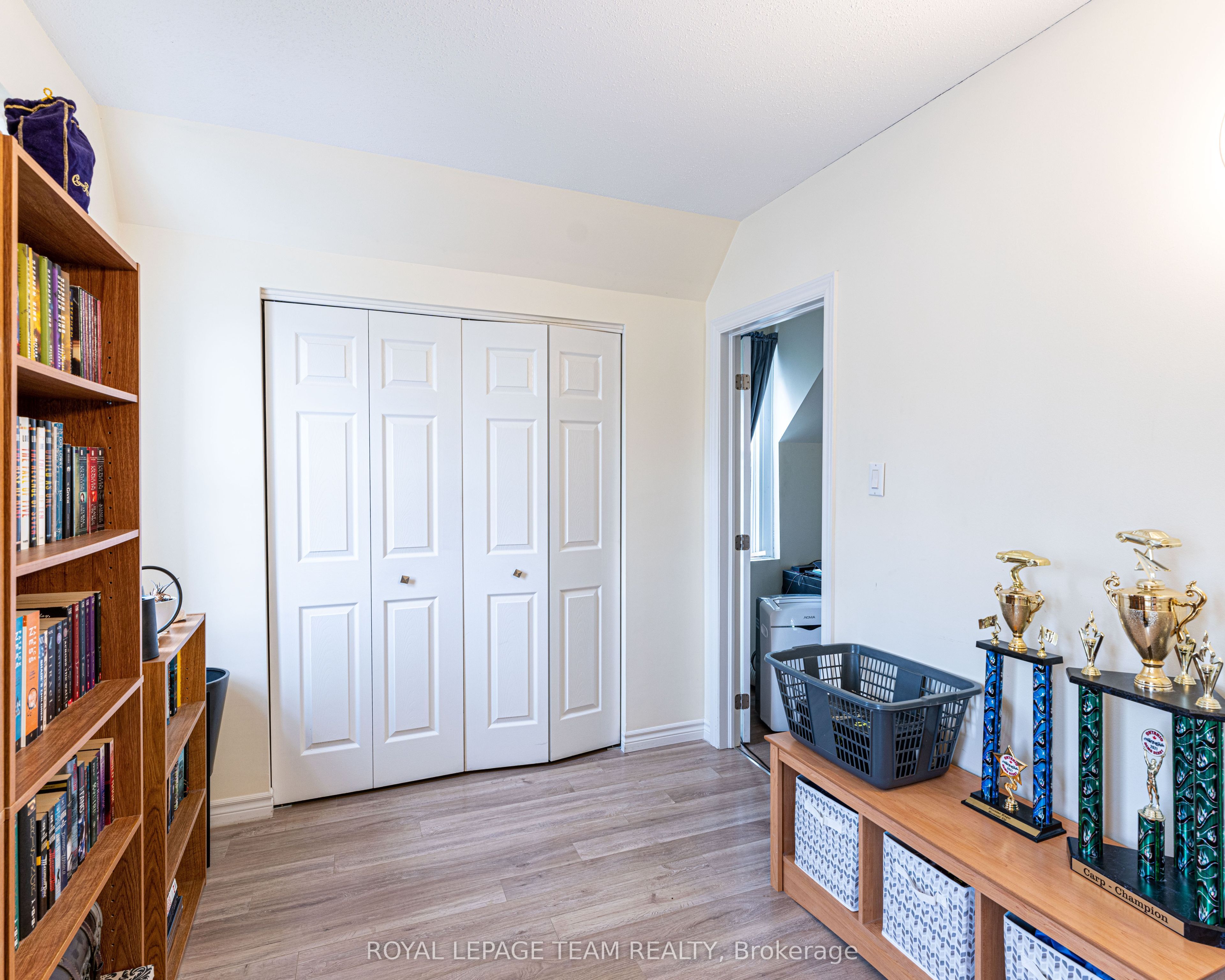 6607-6613 Fourth Line Road Property Photo 10
