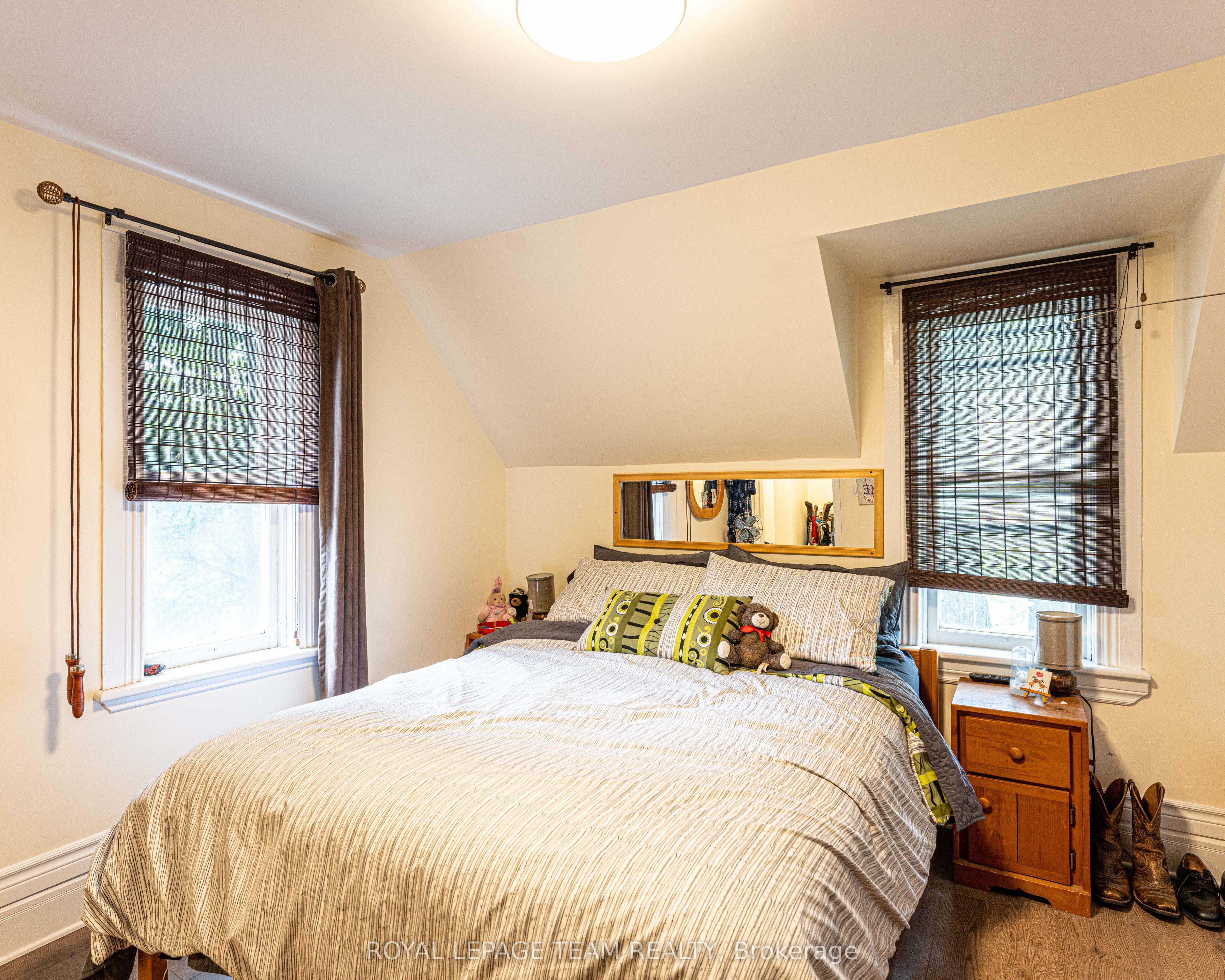 6607-6613 Fourth Line Road Property Photo 42