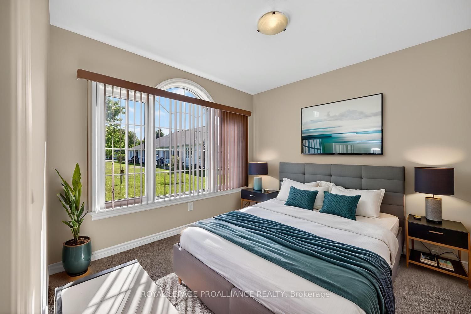 157 Steacy Gardens E Property Photo 16