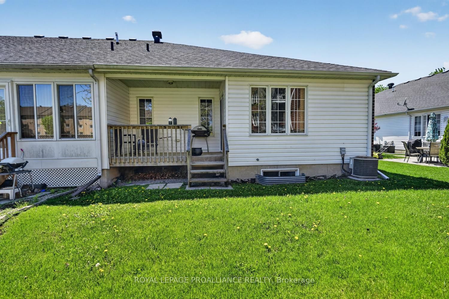 157 Steacy Gardens E Property Photo 23
