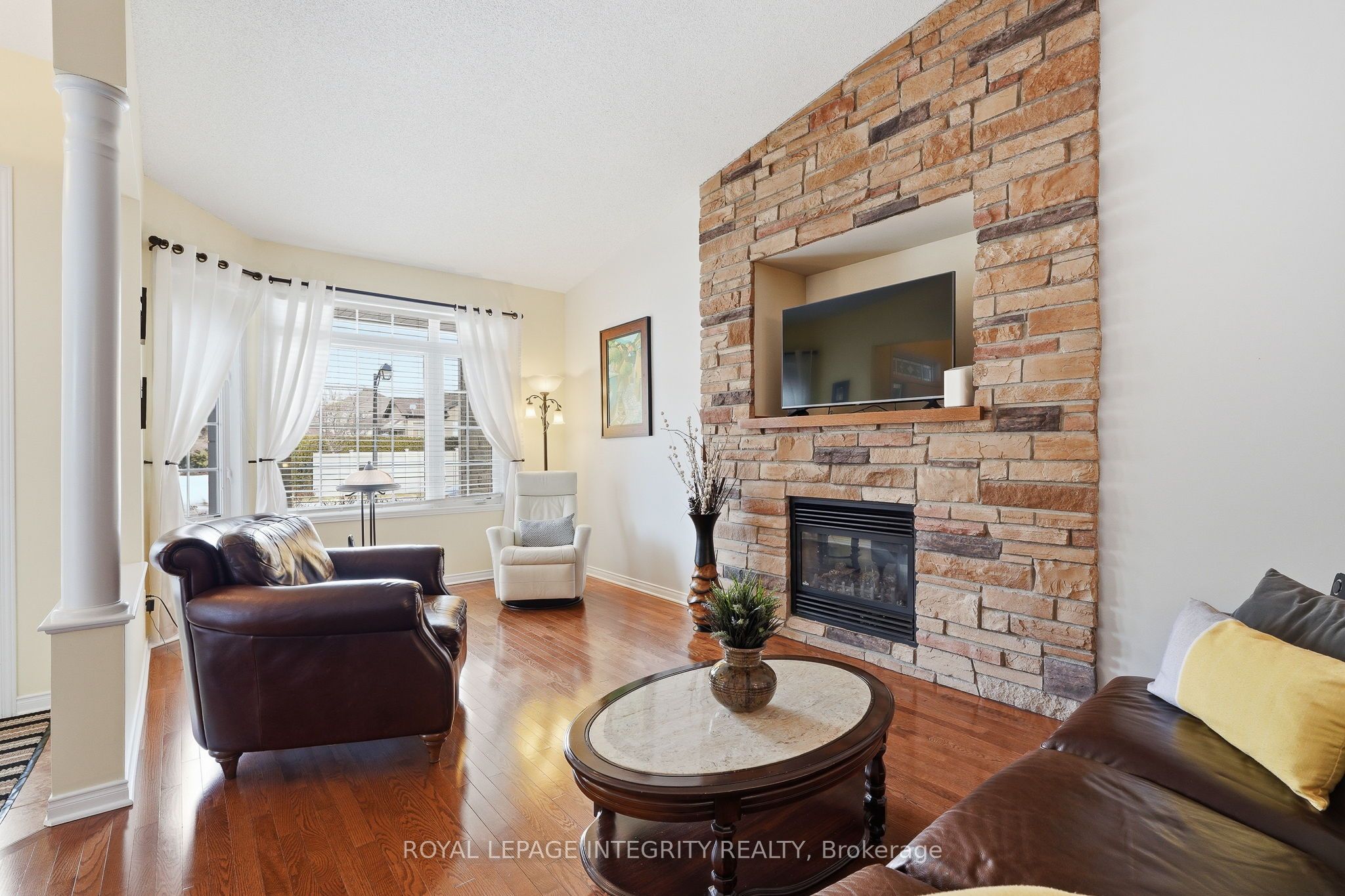 460 Jasper Crescent Property Photo 5