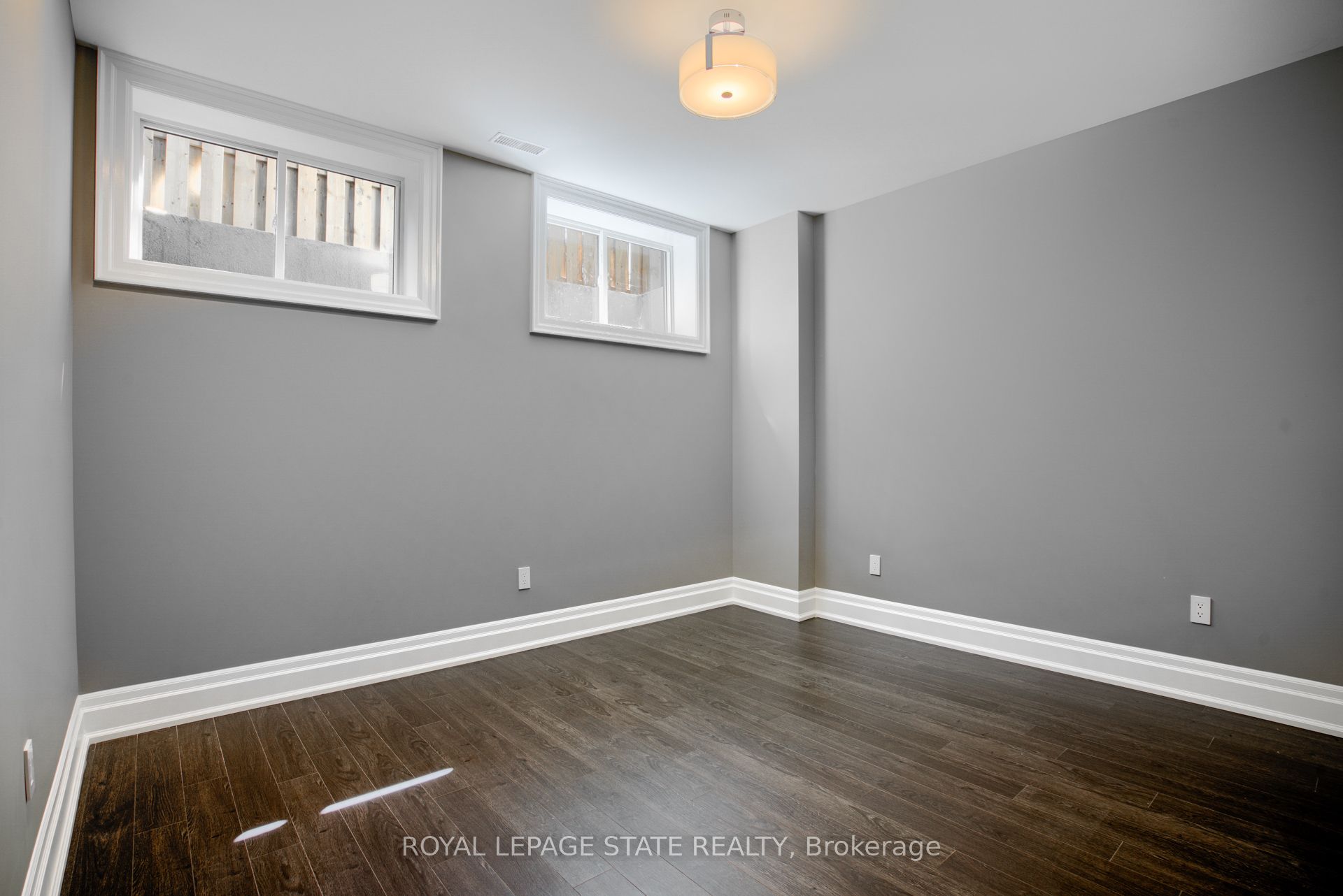 100 Seneca Drive Property Photo 37