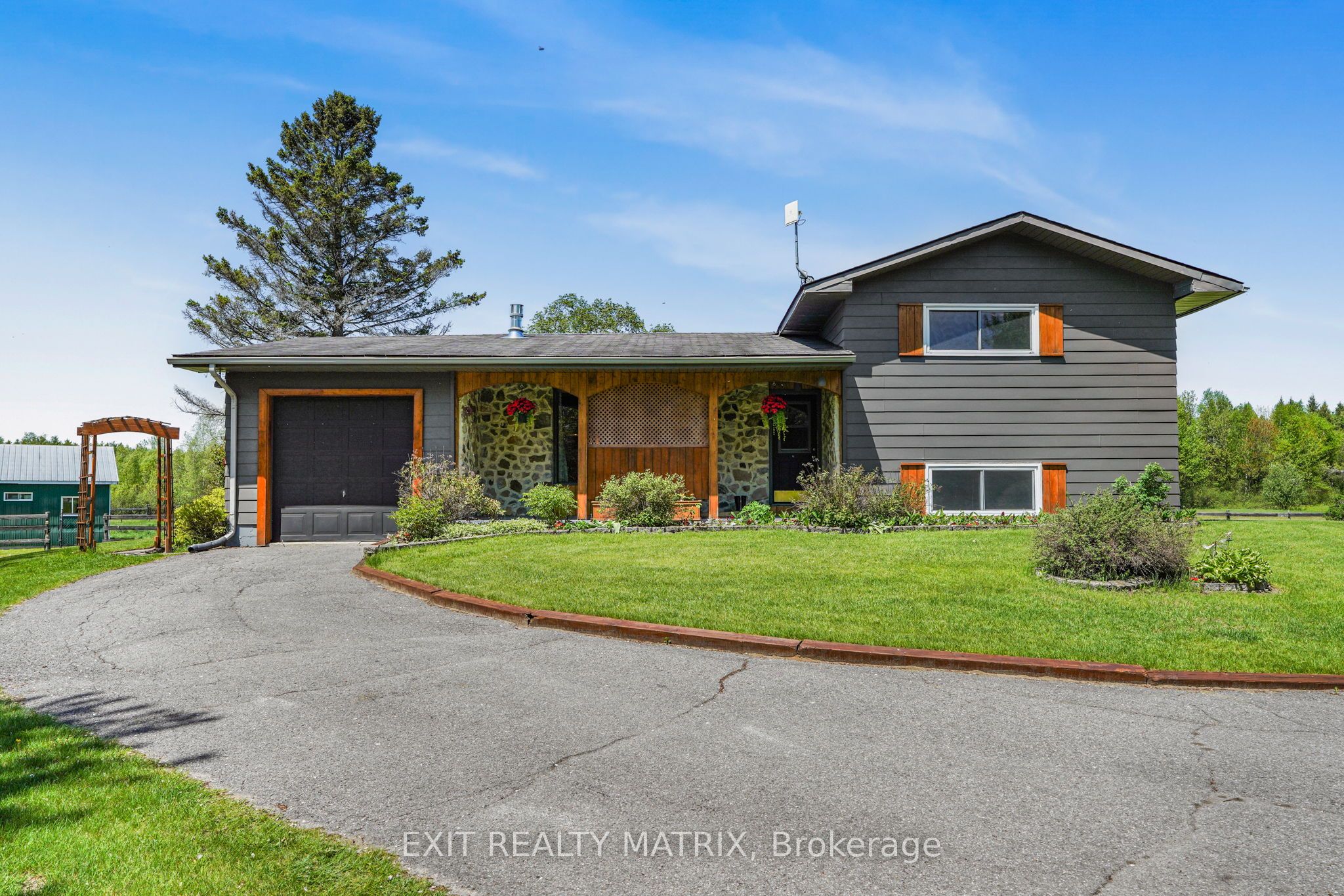 6416 Saumure Road Property Photo 1