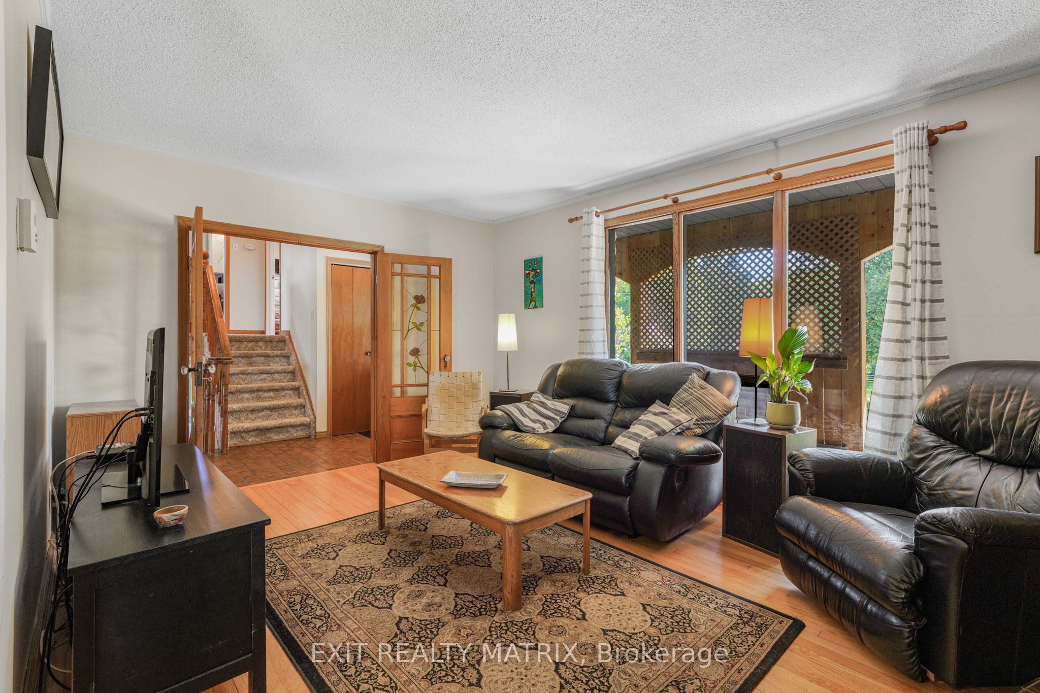 6416 Saumure Road Property Photo 7
