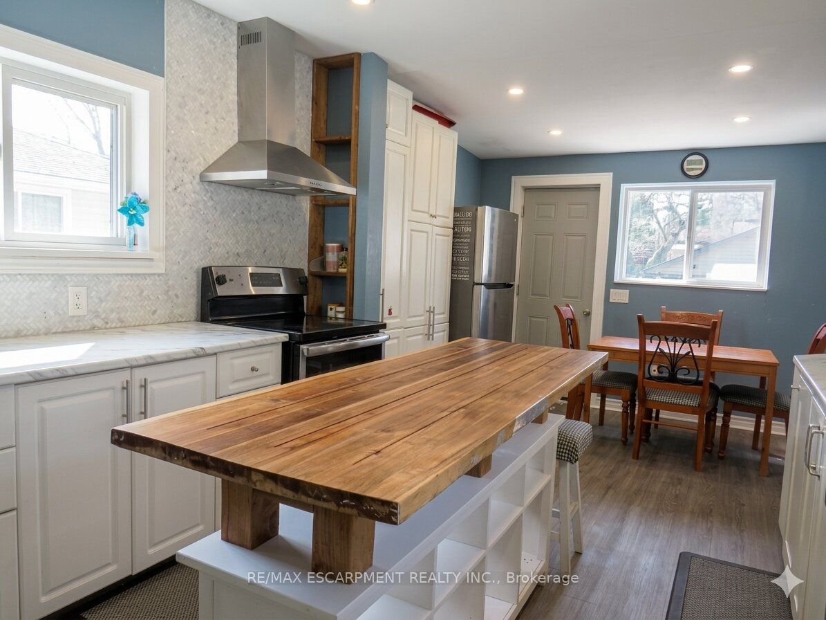 54 Edinburgh Avenue Property Photo 3