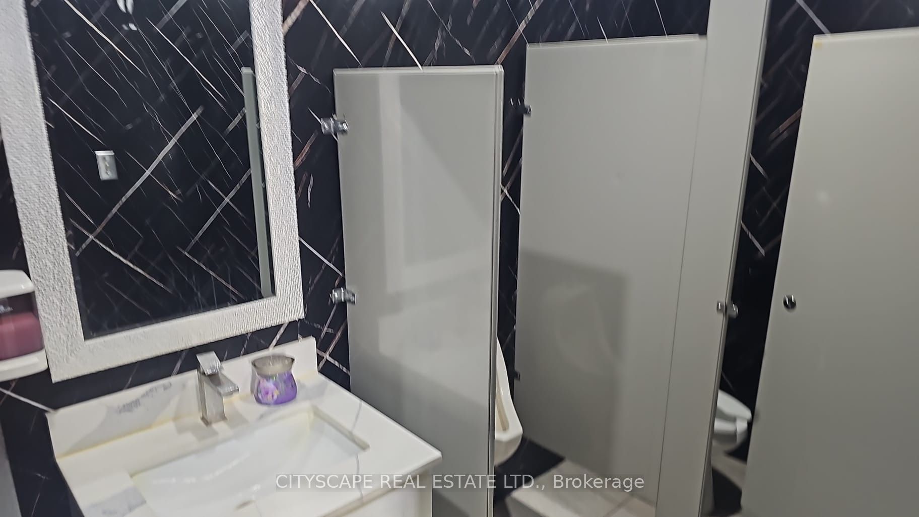 29 King Street E 5 Property Photo 16