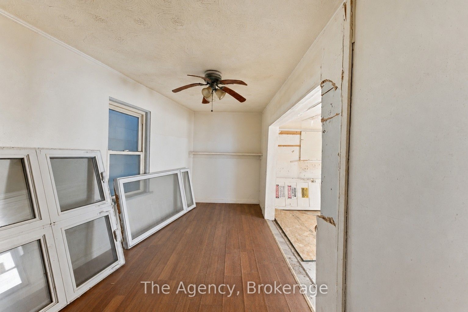 6043 Main Street Property Photo 32