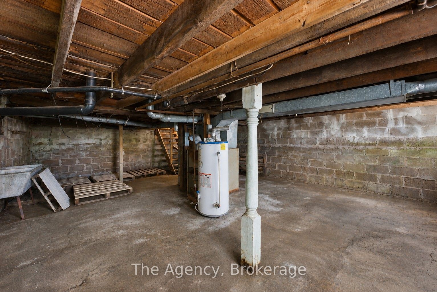 6043 Main Street Property Photo 38