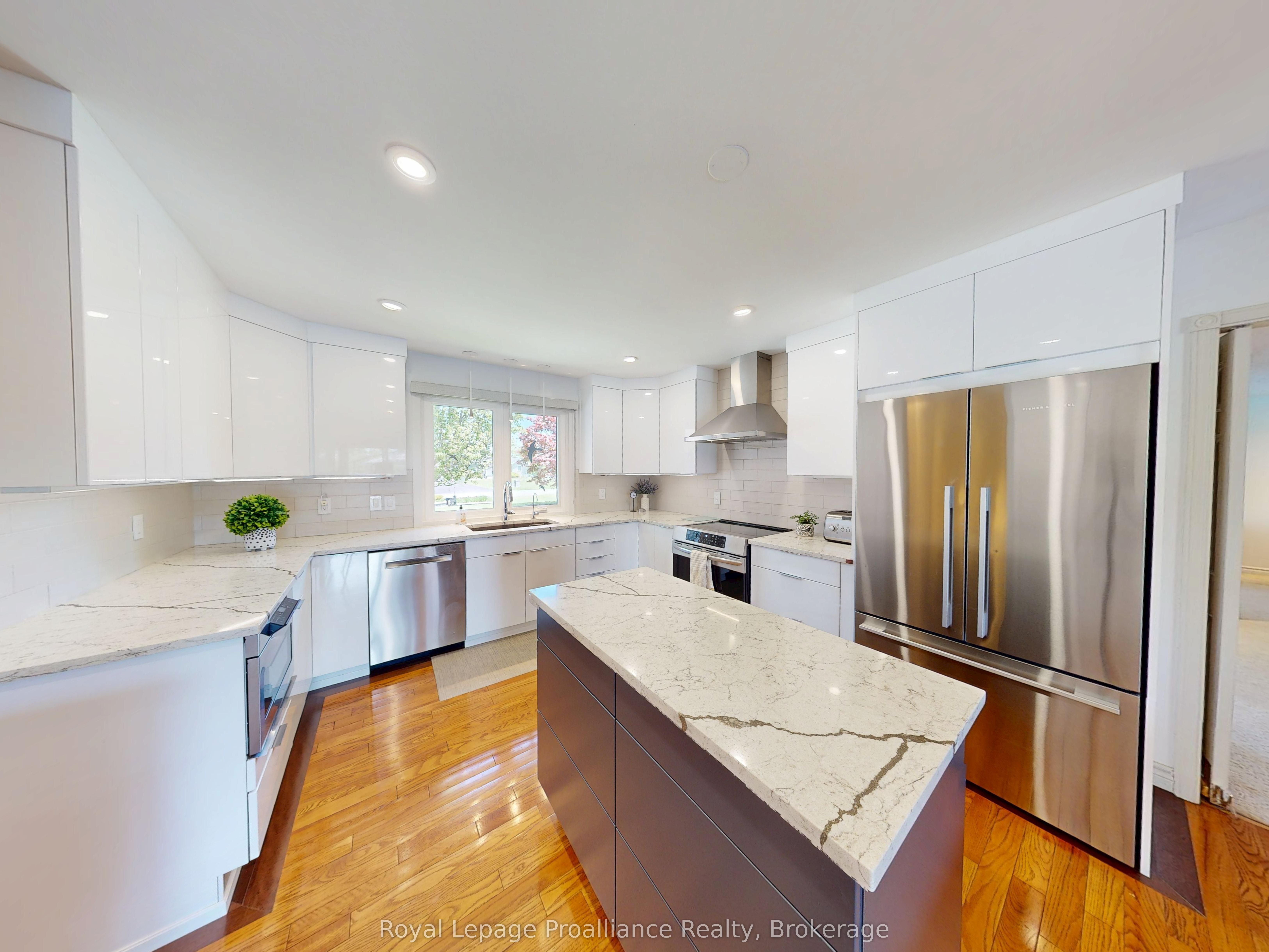 100 Bay Breeze Street Property Photo 17