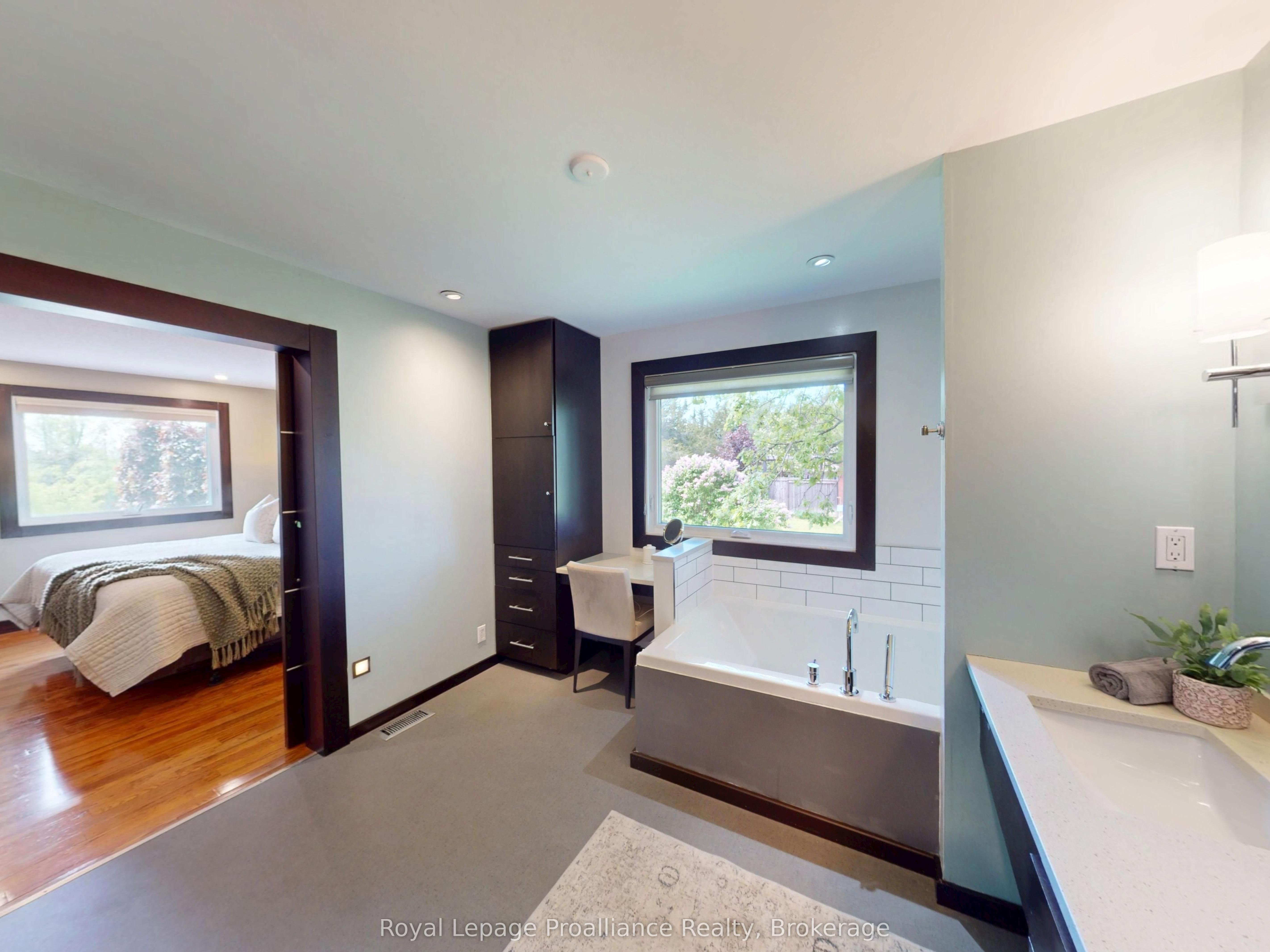 100 Bay Breeze Street Property Photo 26