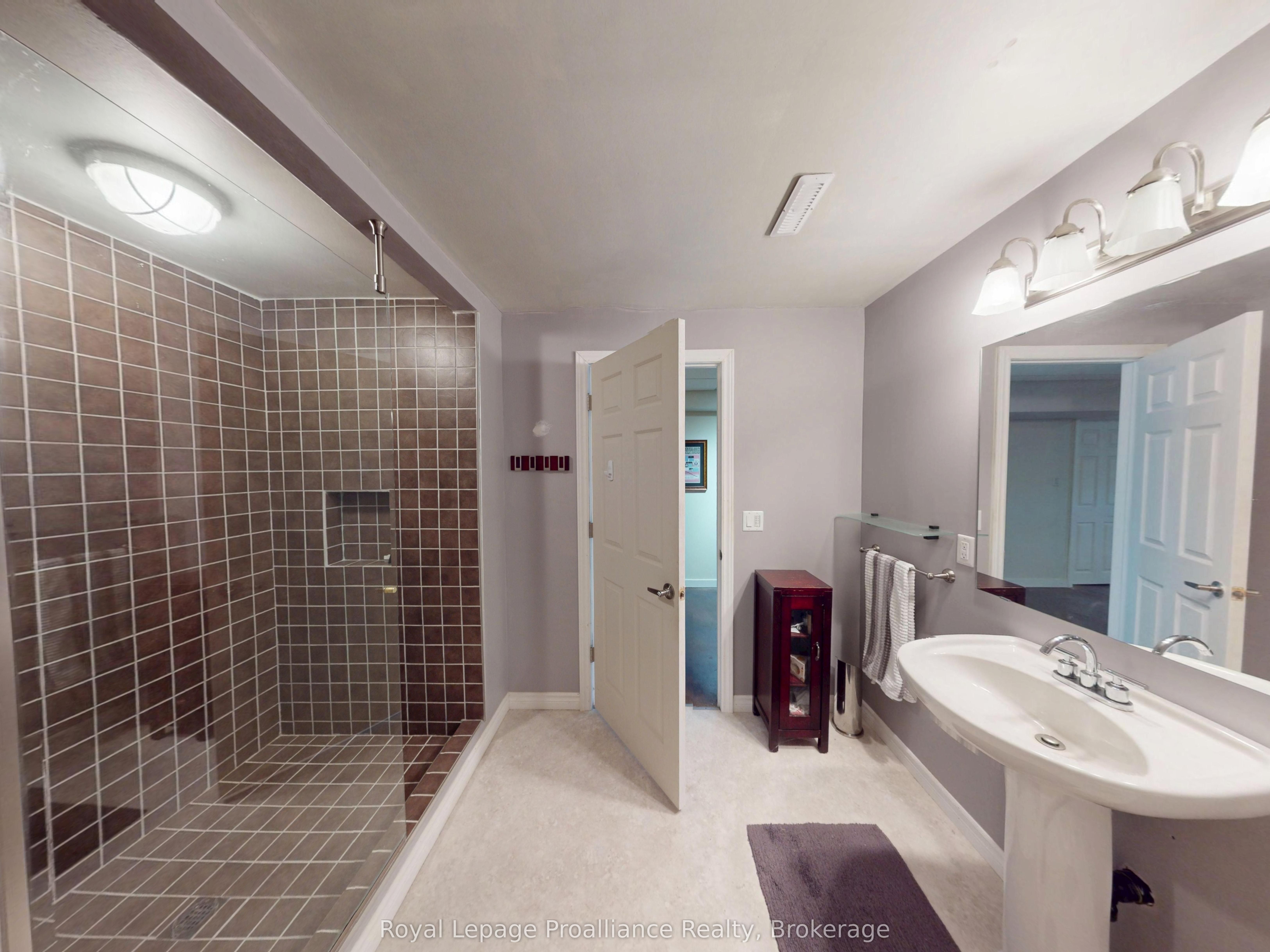 100 Bay Breeze Street Property Photo 32