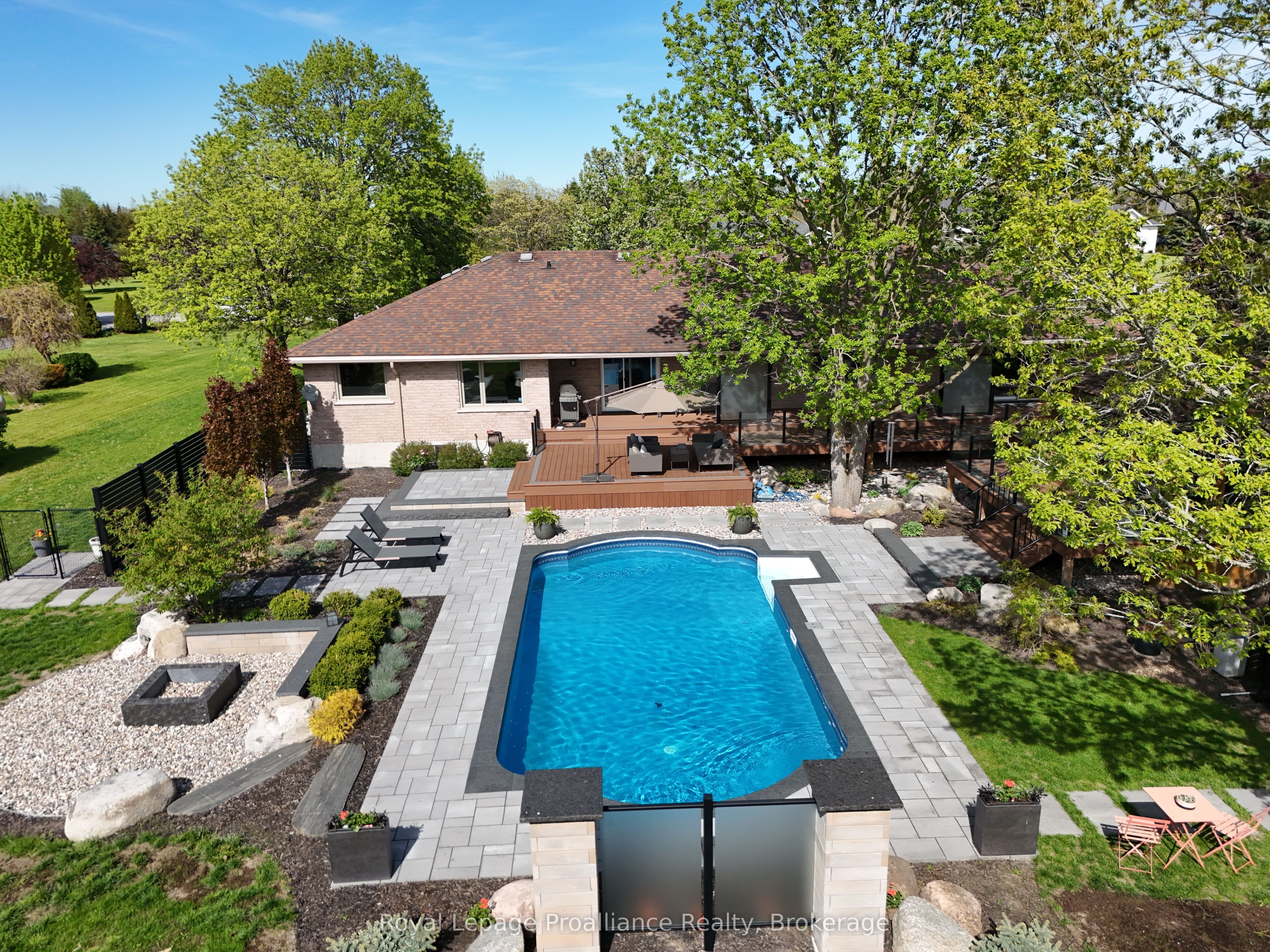 100 Bay Breeze Street Property Photo 40