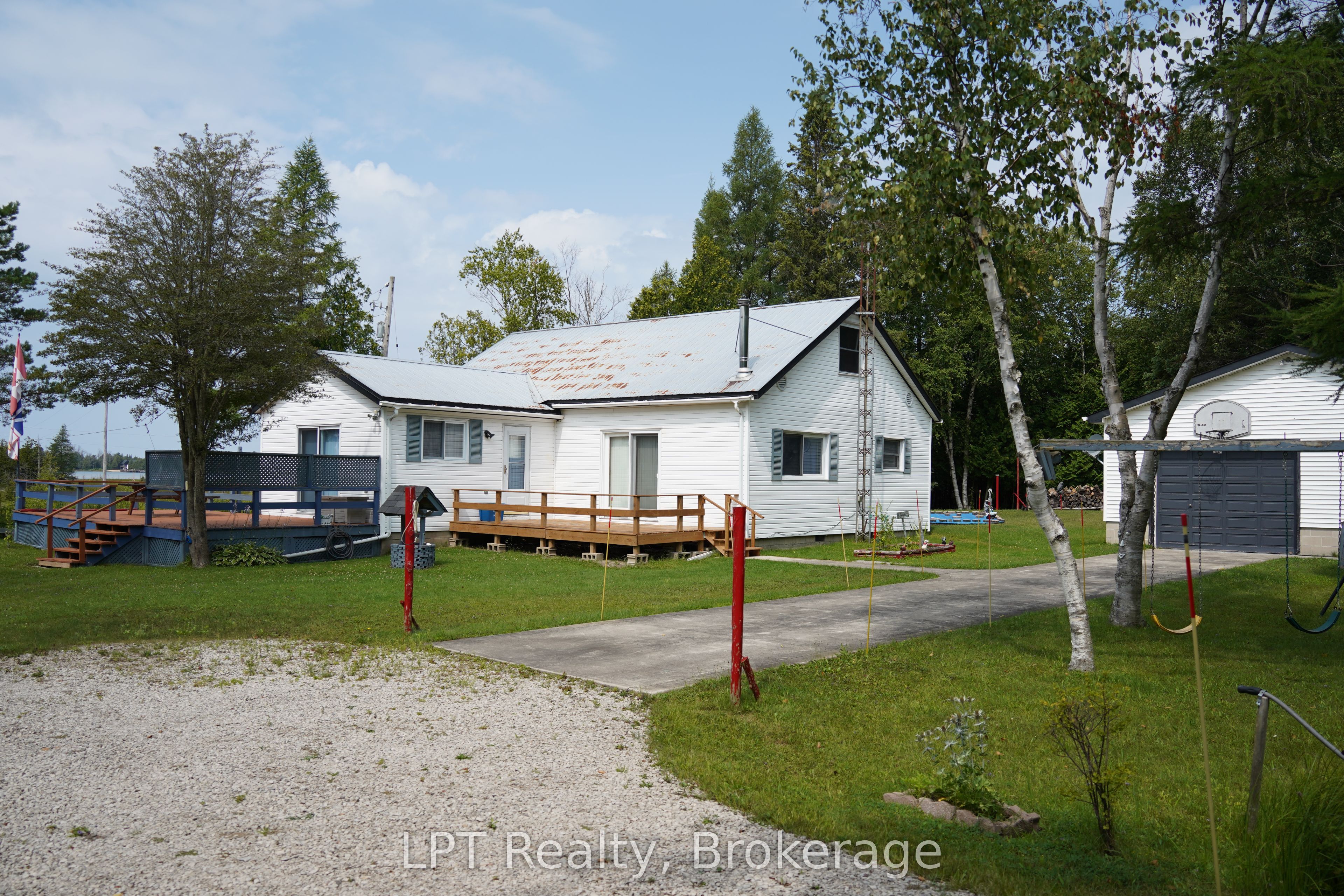 621 Huron Road Property Photo 5