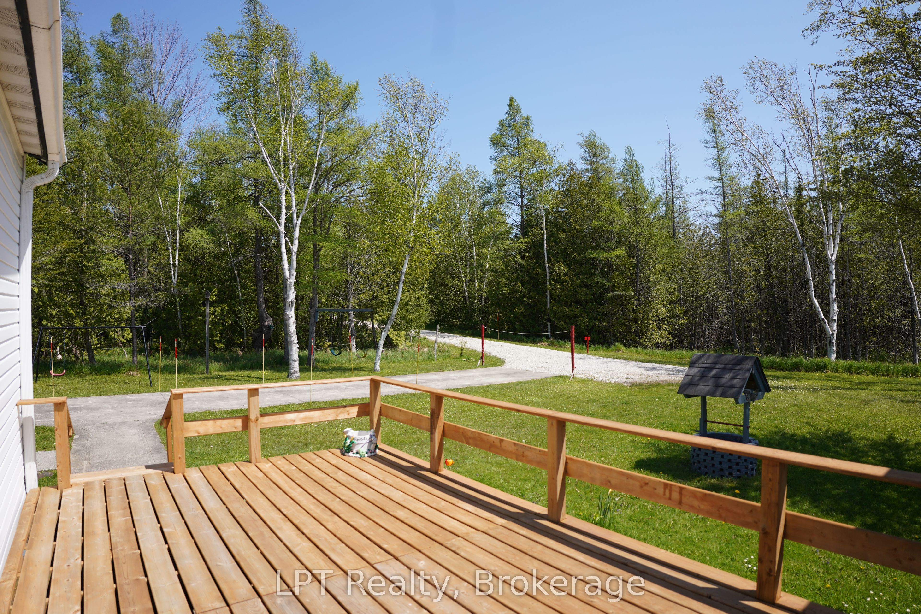 621 Huron Road Property Photo 7