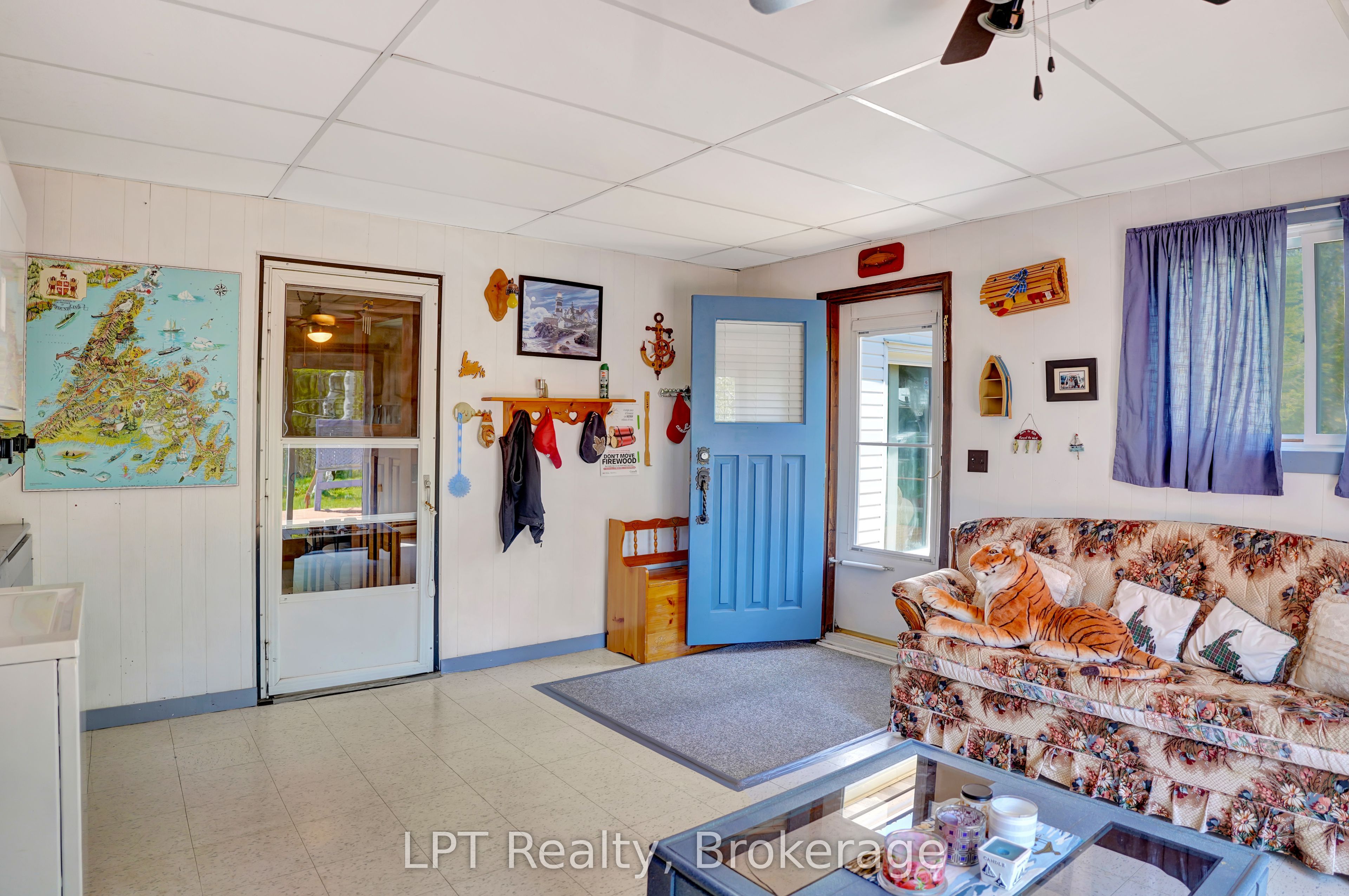 621 Huron Road Property Photo 10