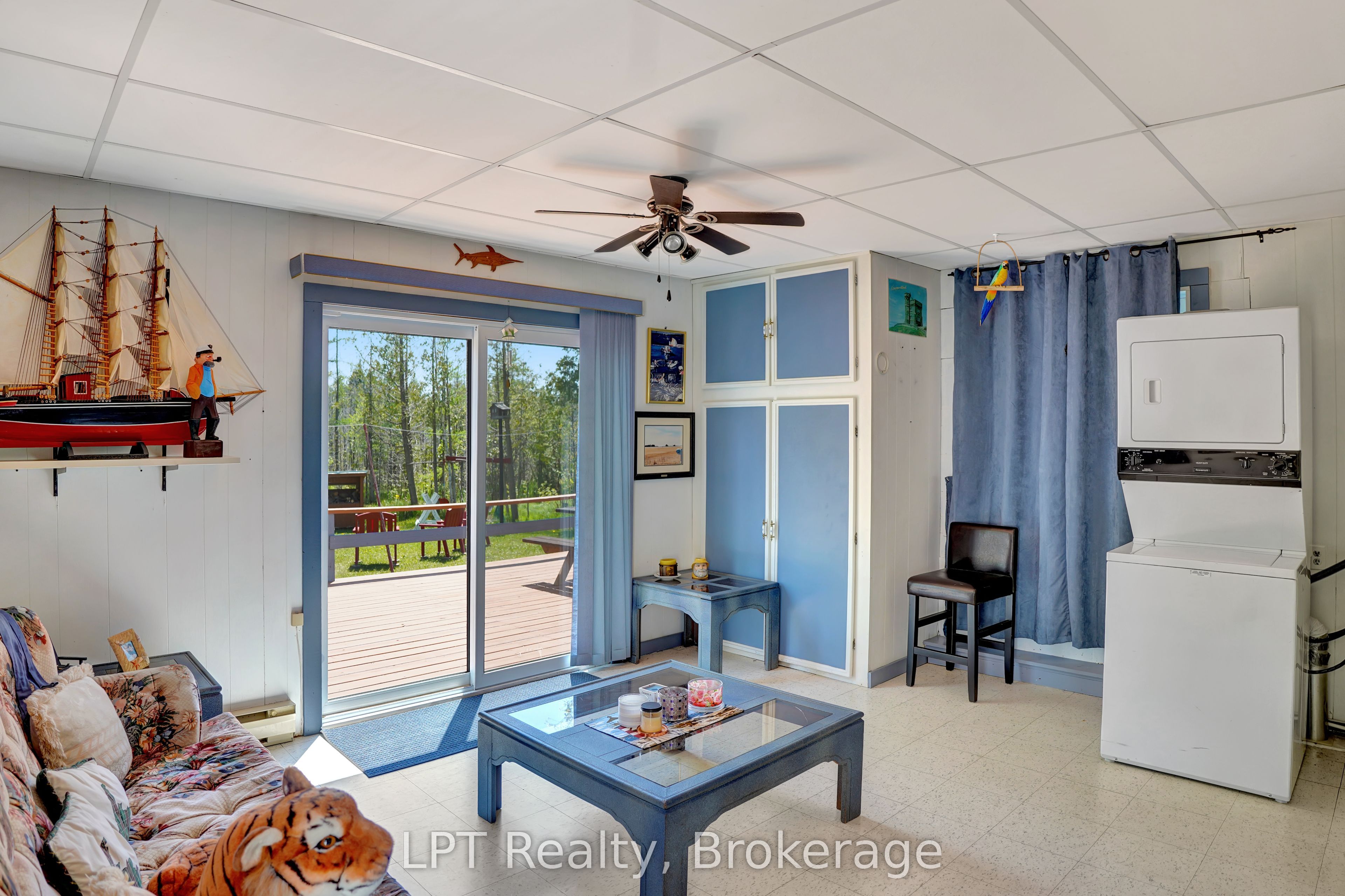 621 Huron Road Property Photo 11