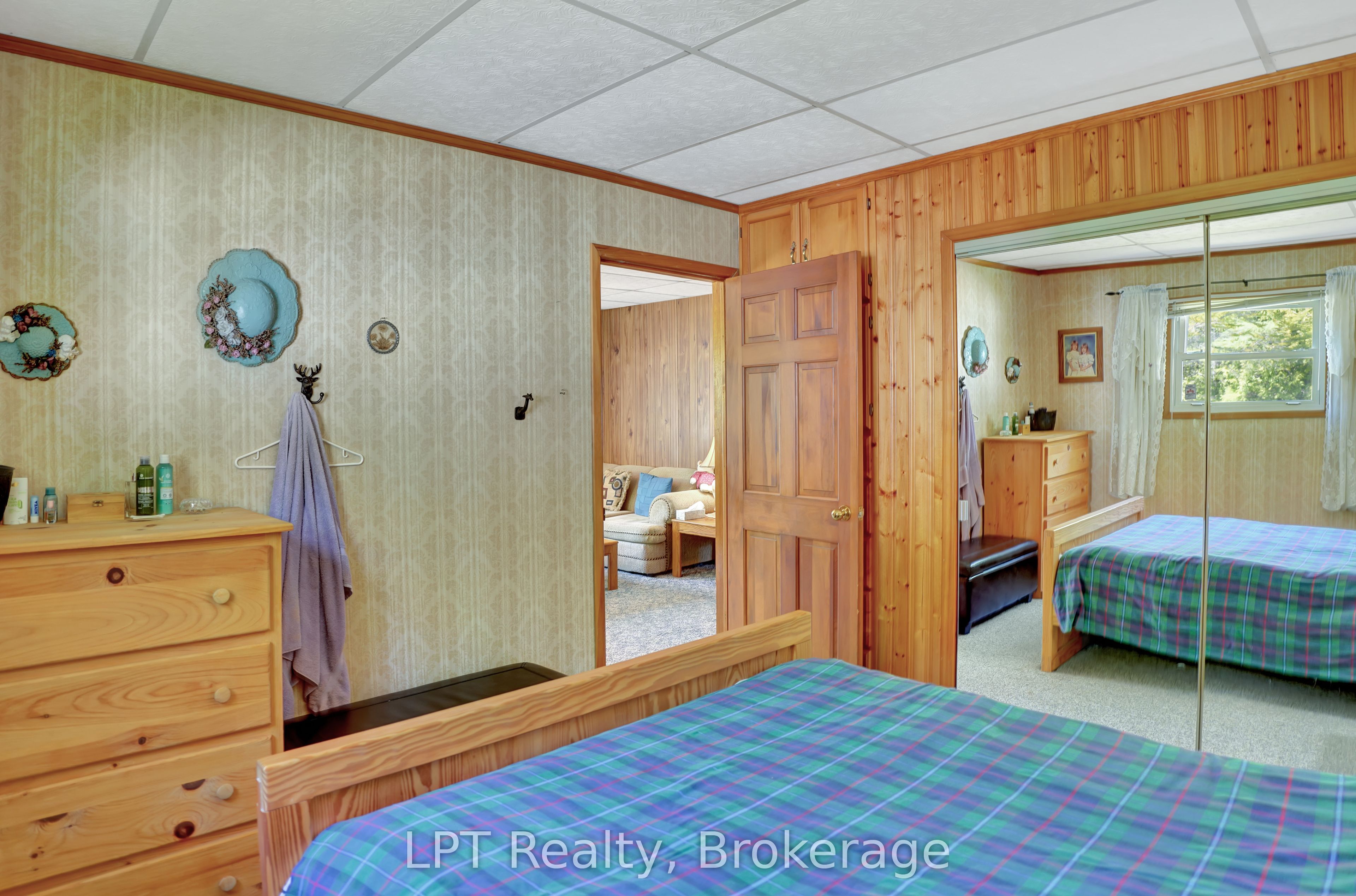 621 Huron Road Property Photo 21