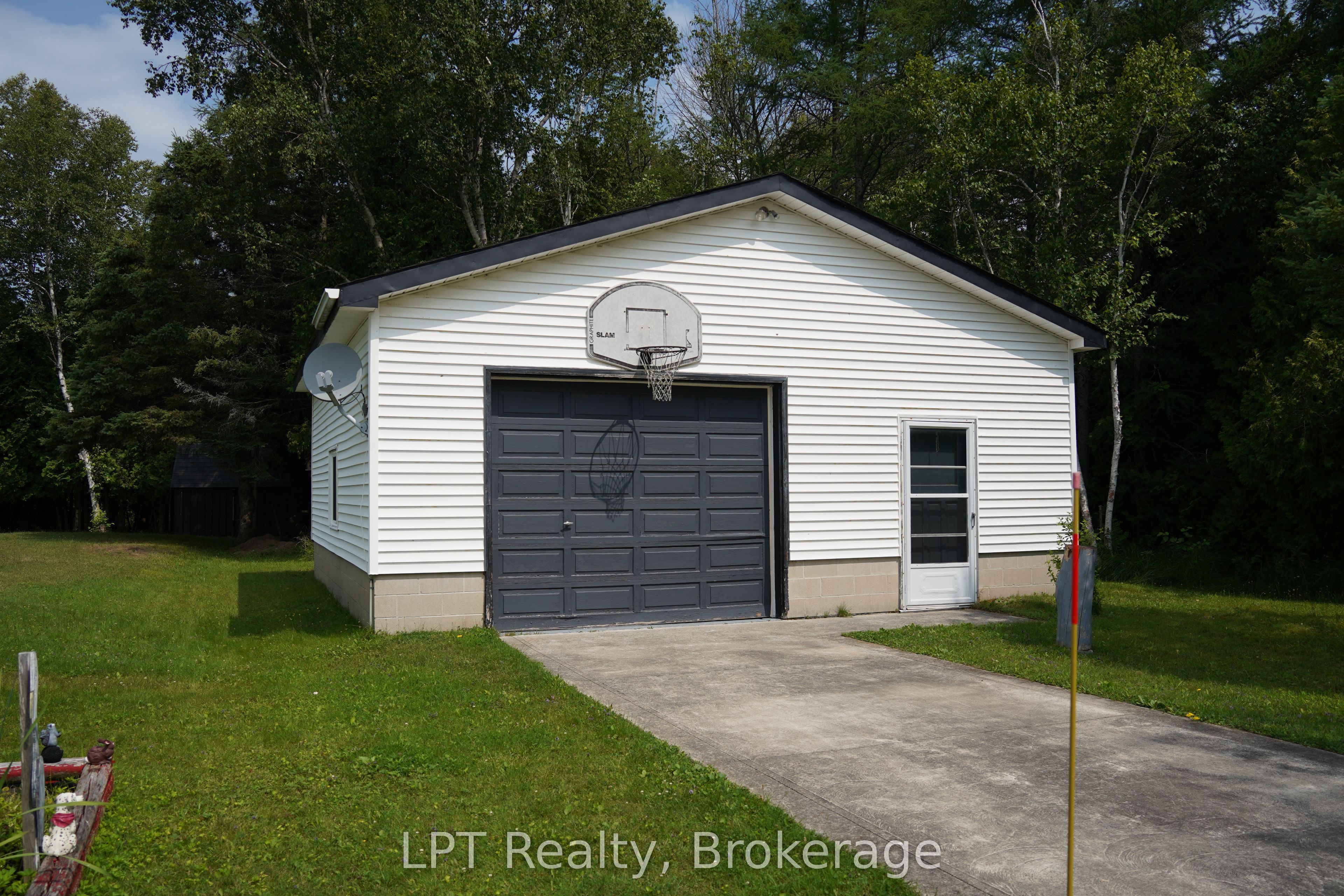 621 Huron Road Property Photo 33