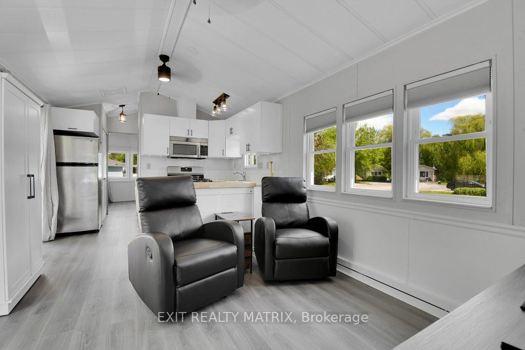 1376 Tigerlily Private Property Photo 7