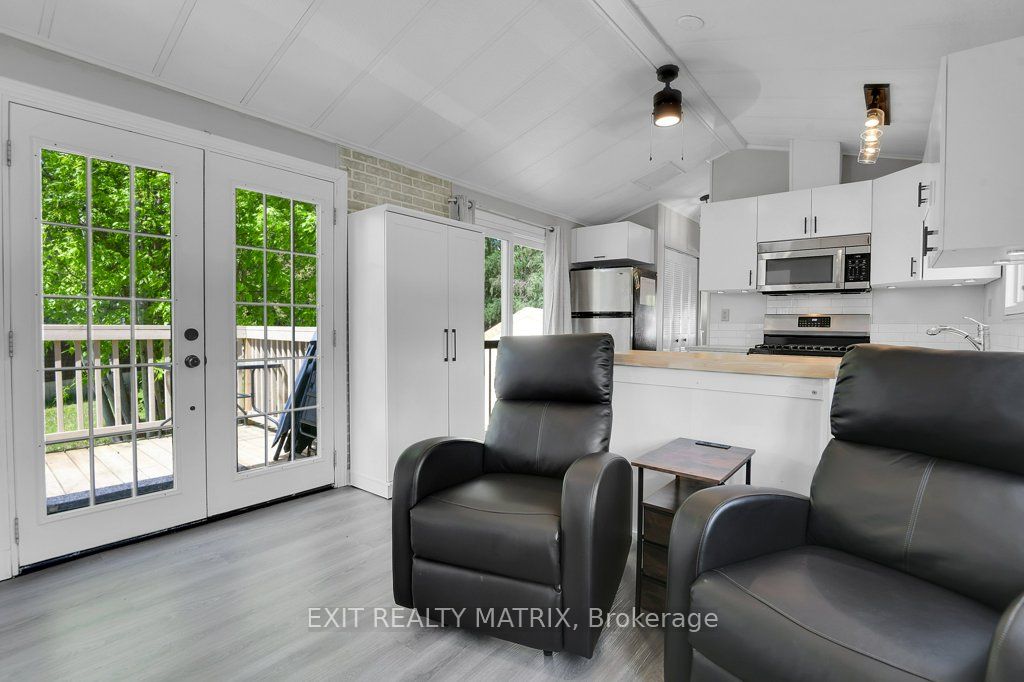 1376 Tigerlily Private Property Photo 8