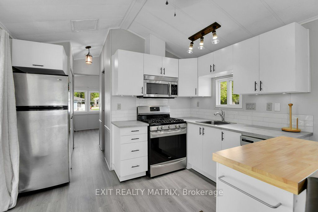 1376 Tigerlily Private Property Photo 9