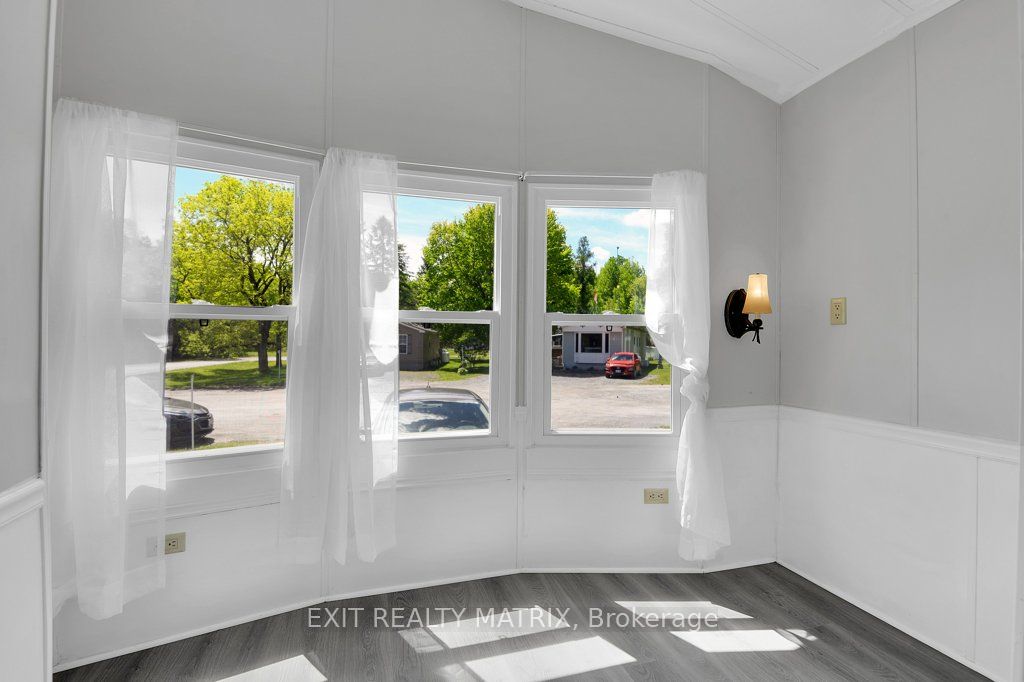 1376 Tigerlily Private Property Photo 15