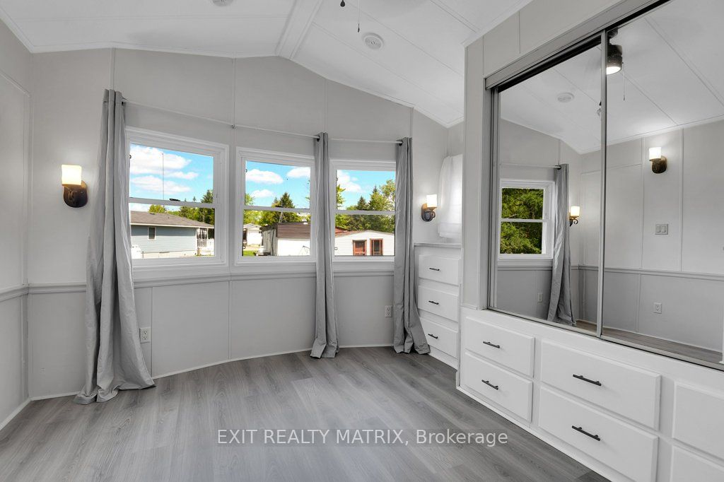 1376 Tigerlily Private Property Photo 19