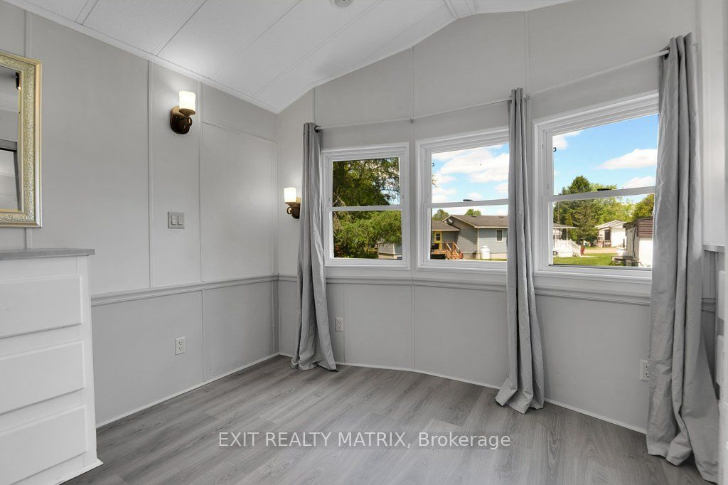 1376 Tigerlily Private Property Photo 20