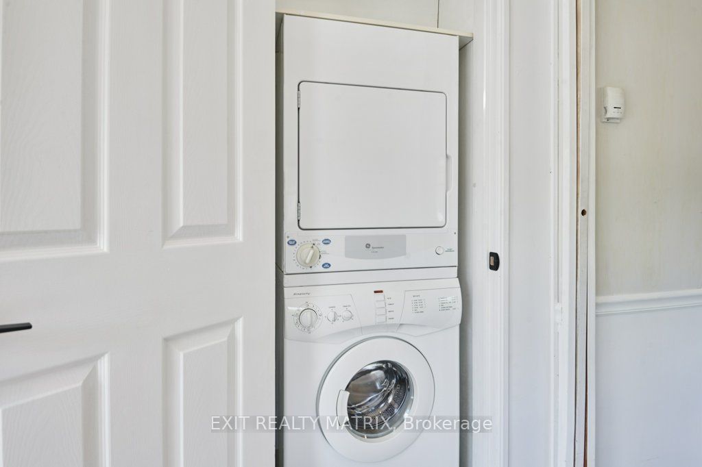 1376 Tigerlily Private Property Photo 25