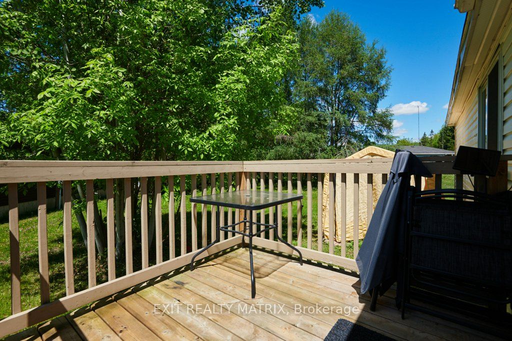 1376 Tigerlily Private Property Photo 26
