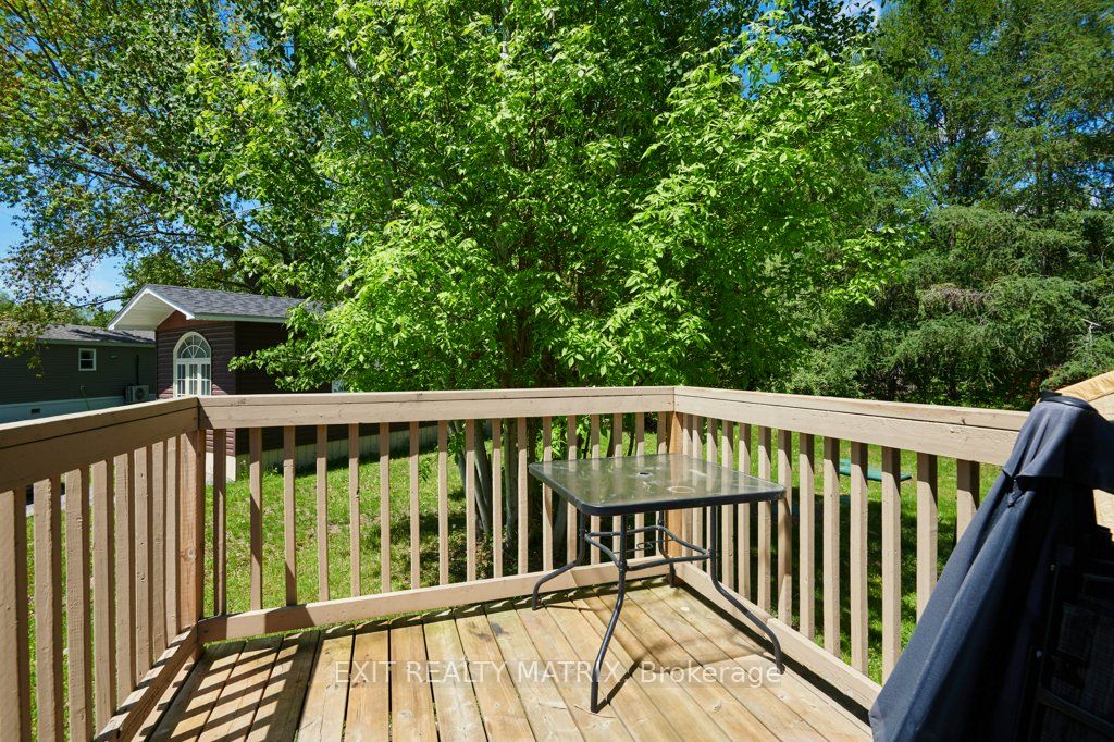 1376 Tigerlily Private Property Photo 27